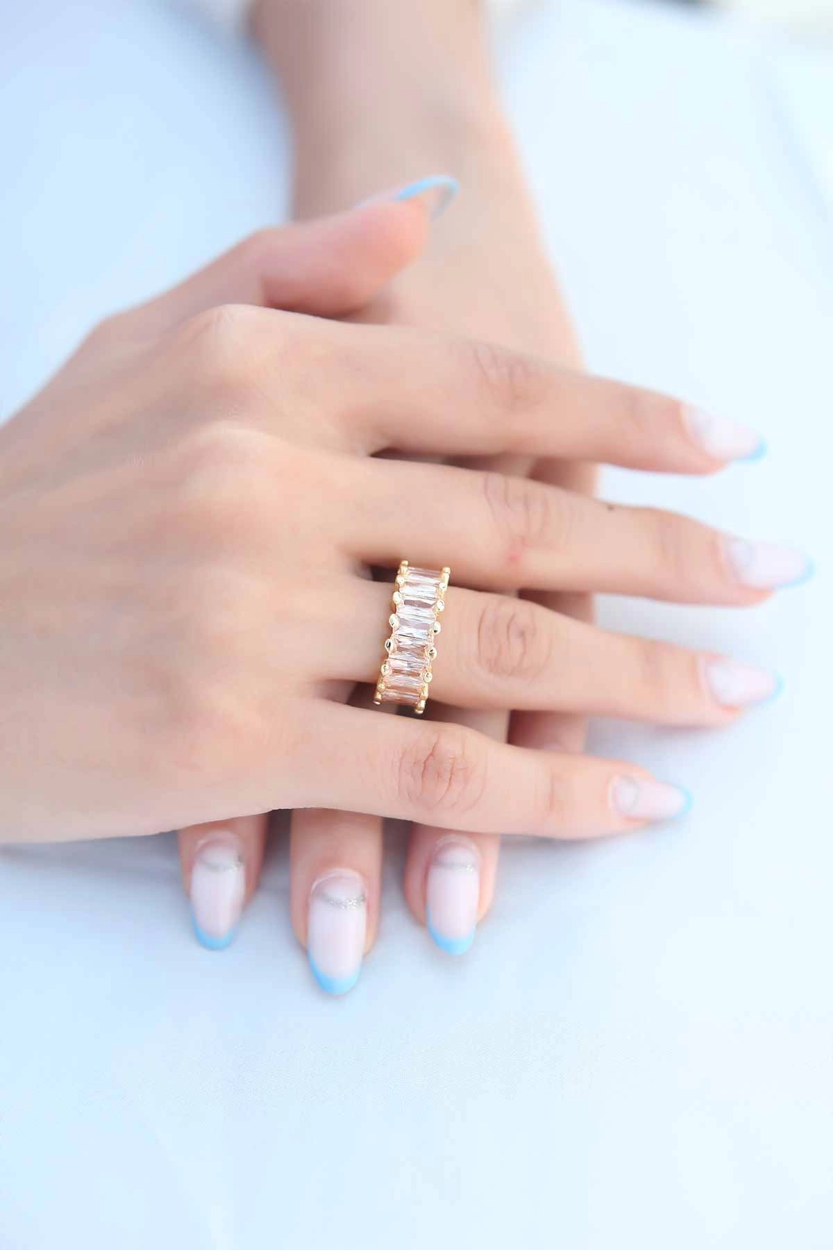 Zirkon Taşlı Baget Gold Renk Kadın Yüzük