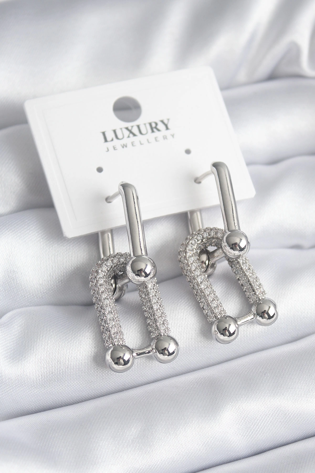 Pirinç Gümüş Renk Zirkon Taşlı Model VIP Seri Kadın Küpe