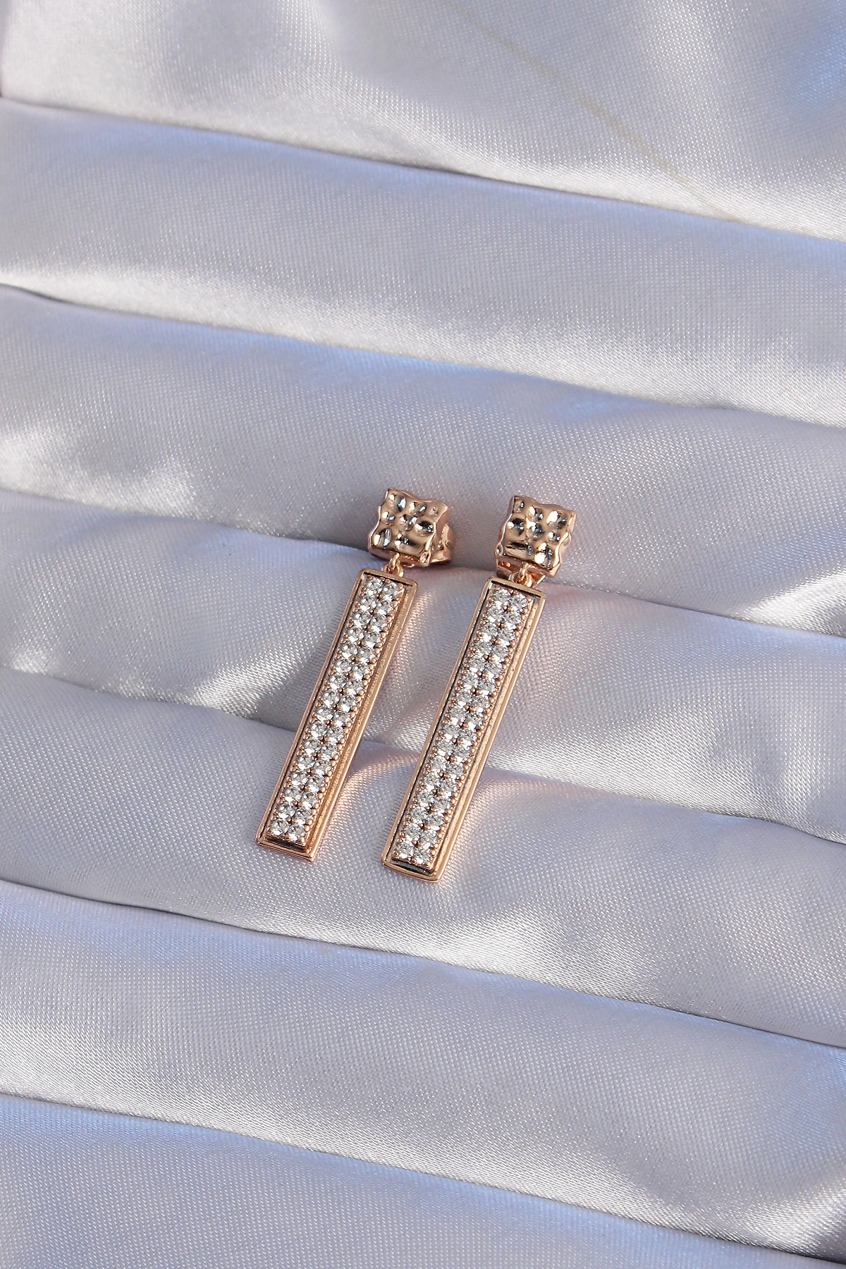 Xuping Rose Renk Zirkon Taşlı Su Yolu Küpe