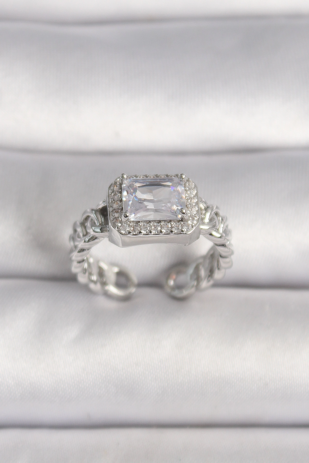 Pirinç Gümüş Renk Ayarlanabilir Zincir Kare Zirkon Taşlı Kadın Yüzük