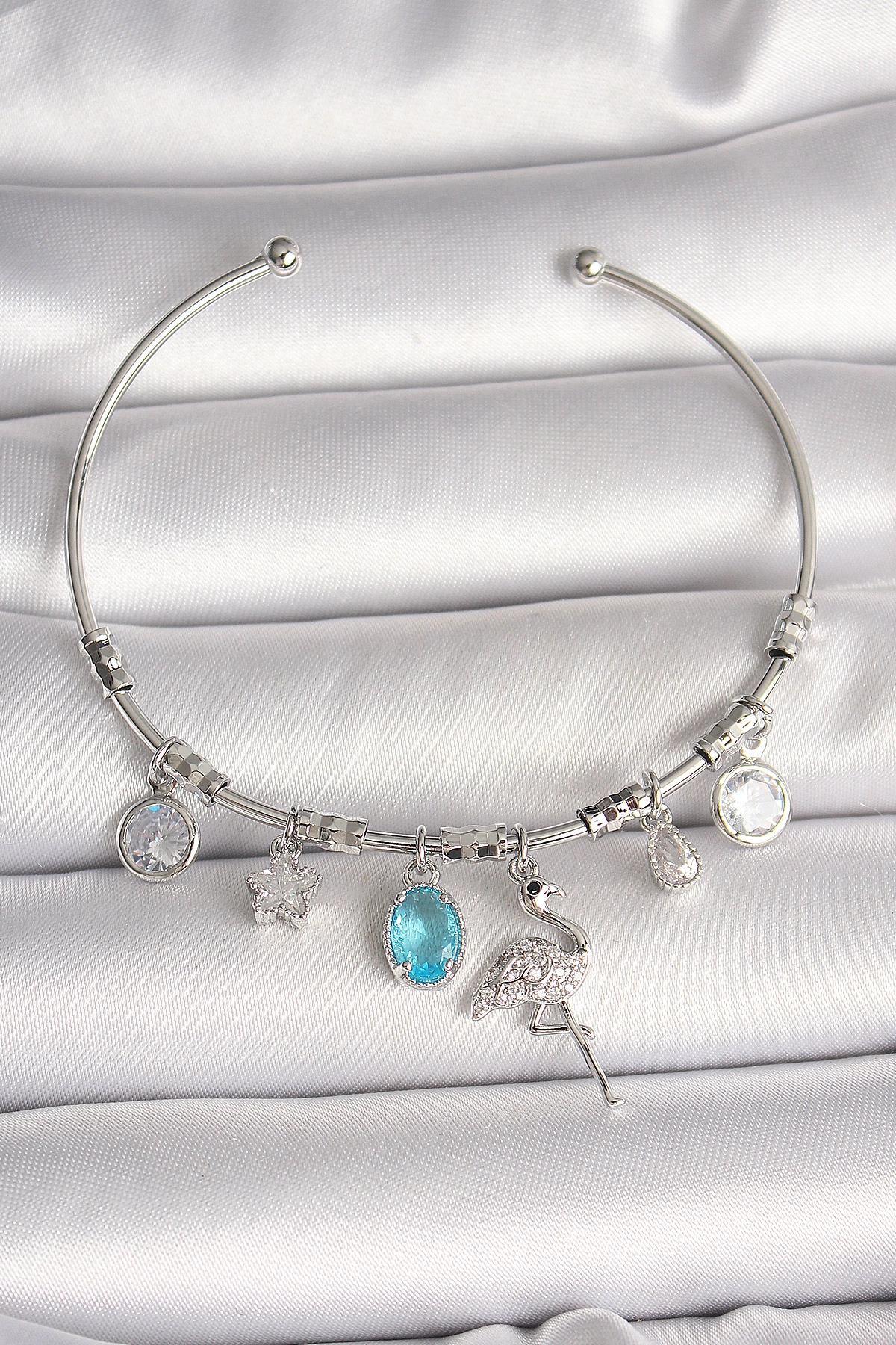 Pirinç Gümüş Renk Sallantı Zirkon Taşlı Filaminga Figür Charm Kadın Bileklik