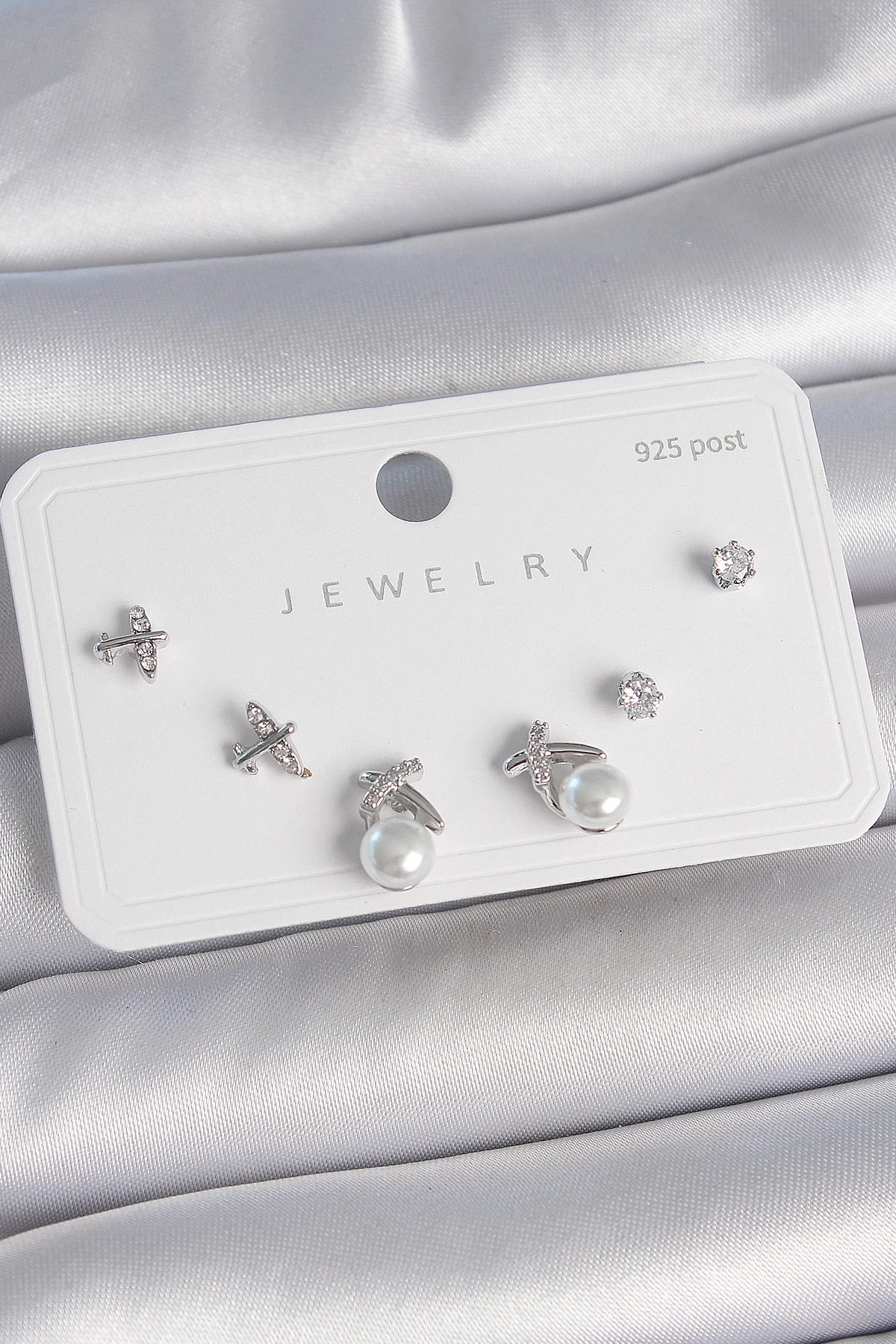 Pirinç Gümüş Renk Zirkon Taşlı Kelebek Model İnci Detay 925 Ayar Gümüş Çivi Kadın Küpe Seti