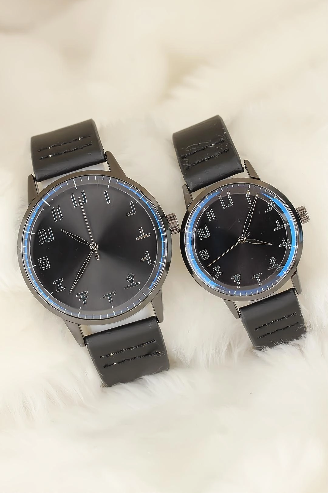 Siyah Deri Kordonlu Füme Renk Metal Kasa Sevgili Saatleri