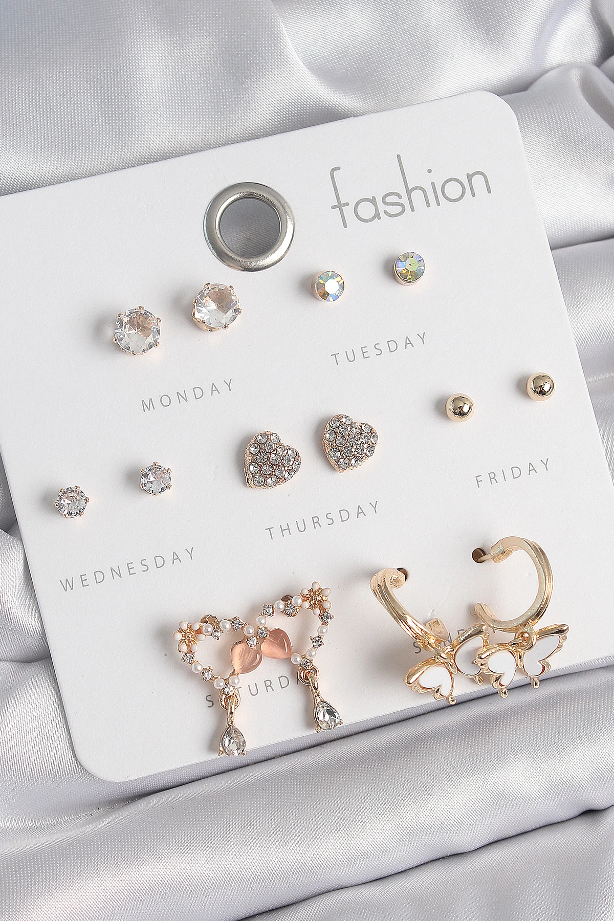 Pirinç Gold Renk Zirkon Taşlı Sallantılı Kalp Figür Kelebek Detay 7 Çift Kadın Küpe Seti