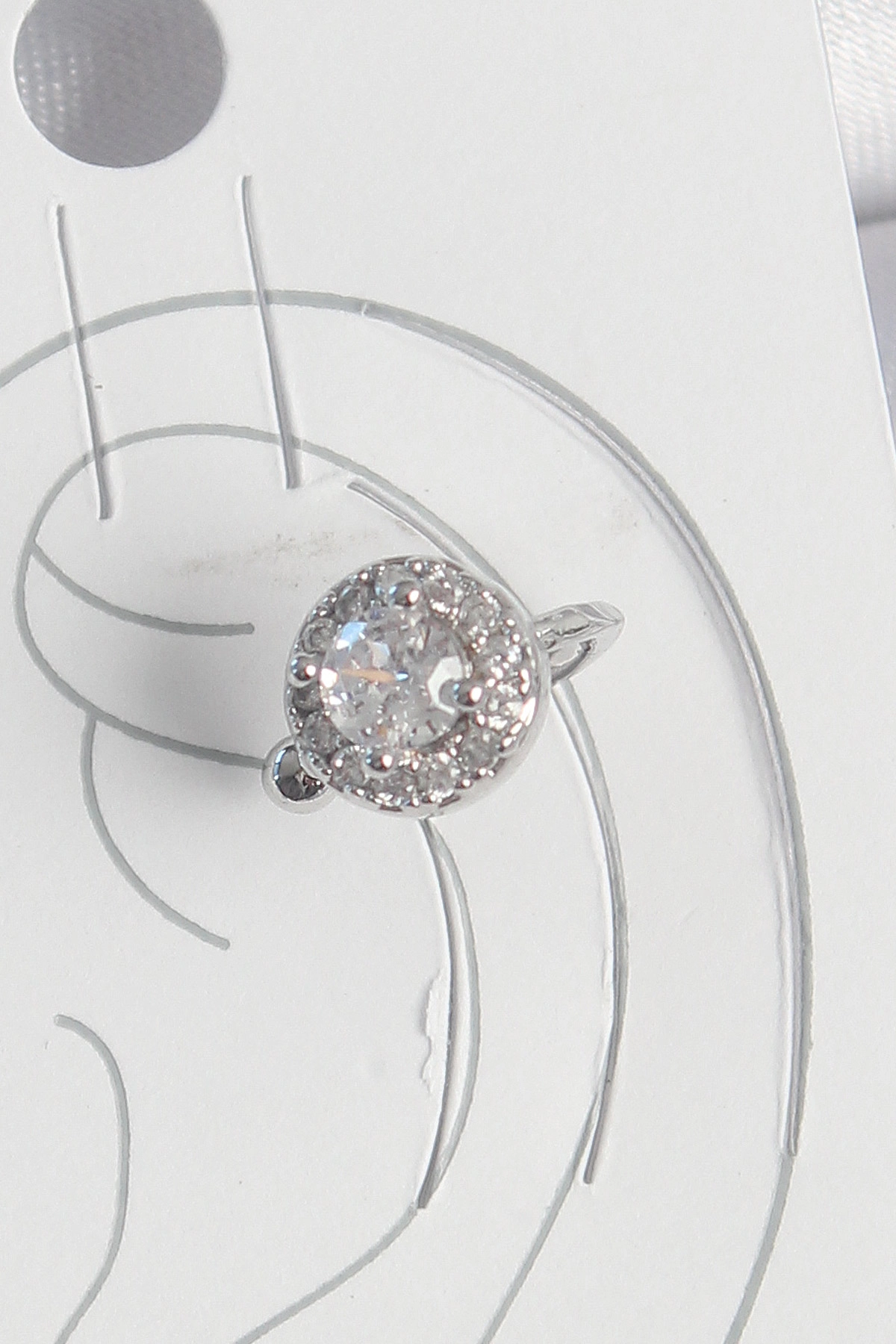 Pirinç Gümüş Renk Zirkon Taşlı Kadın Kıkırdak Model Küpe