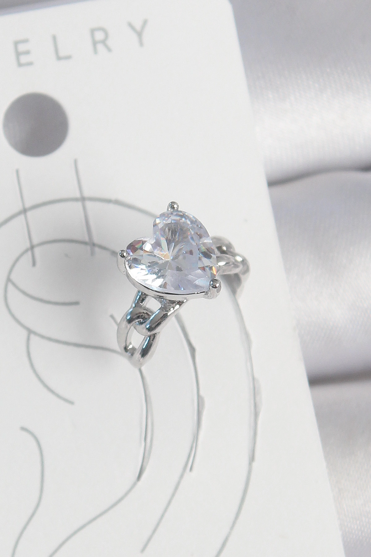 Pirinç Gümüş Renk Zirkon Taşlı Kalp Model Kadın Kıkırdak Küpe