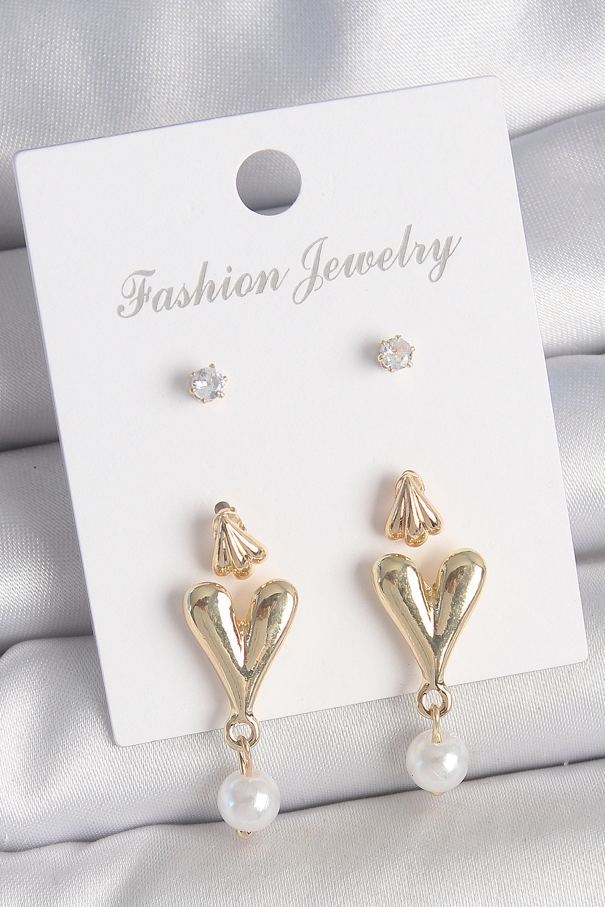 Pirinç Gold Renk Zirkon Taşlı İncili Sallantılı Kalp Model 3 Çift Kadın Küpe Seti