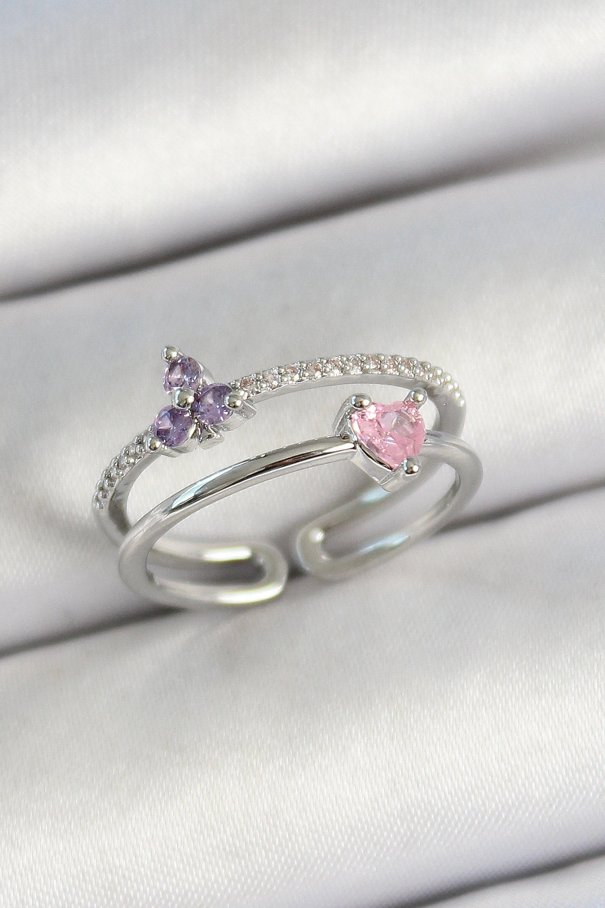 Pirinç Kalp Ve Çiçek Figürlü Zirkon Taşlı Gümüş Renk Ayarlanabilir Kadın Yüzük