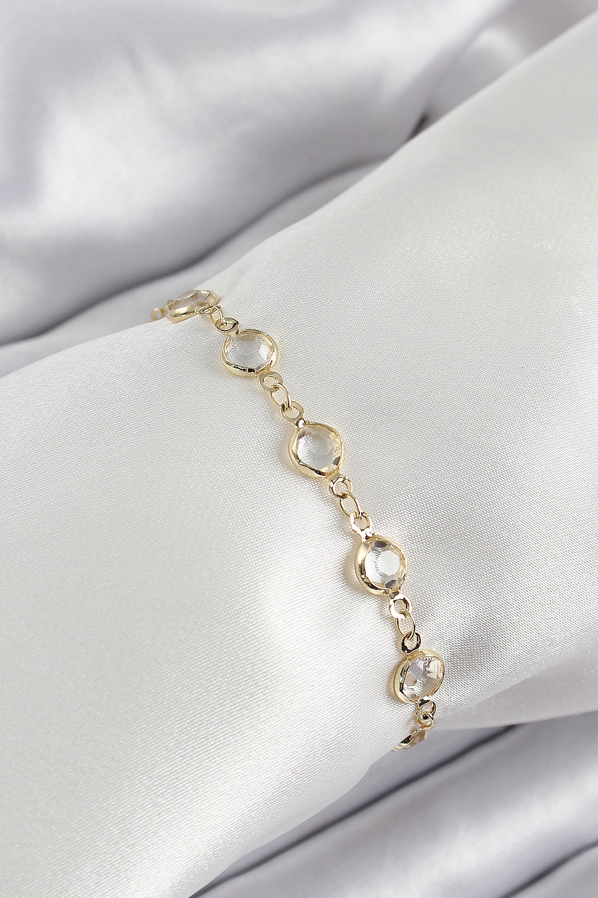 Pirinç Gold Renk Zirkon Taşlı Kadın Bileklik