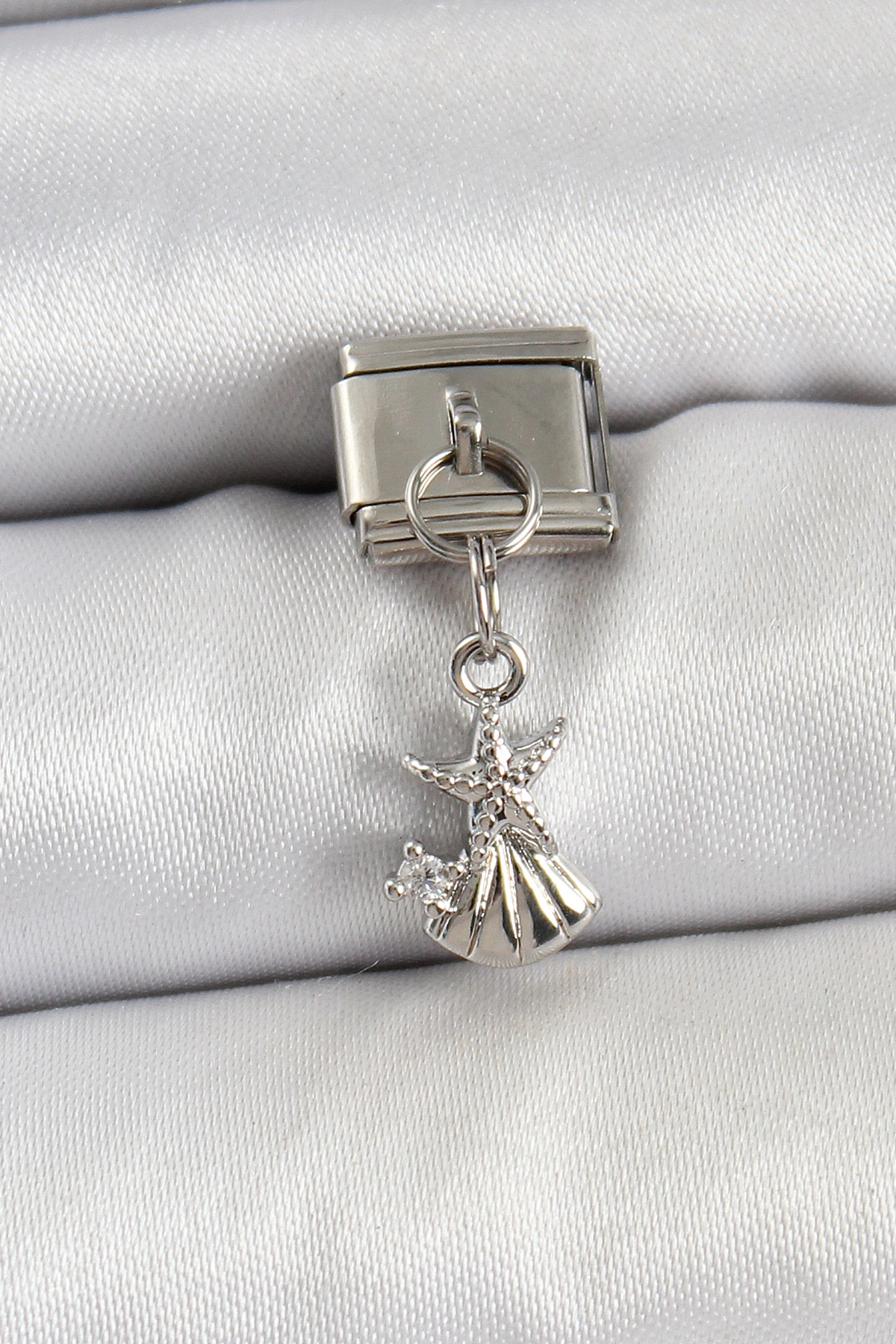 316L Çelik Sallantılı Zirkon Taşlı Deniz Yıldızı Ve İstiridye Model Gümüş Renk Nomination Charm