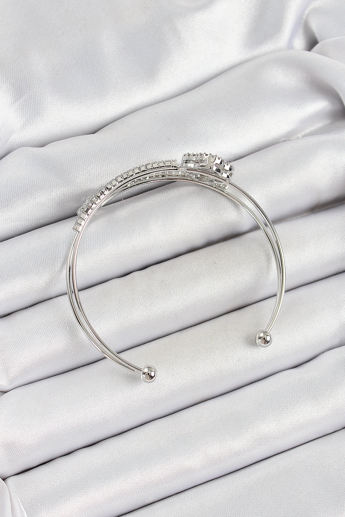 Pirinç Gümüş Renk Zirkon Taşlı Yonca Model 2'li Kadın Bileklik