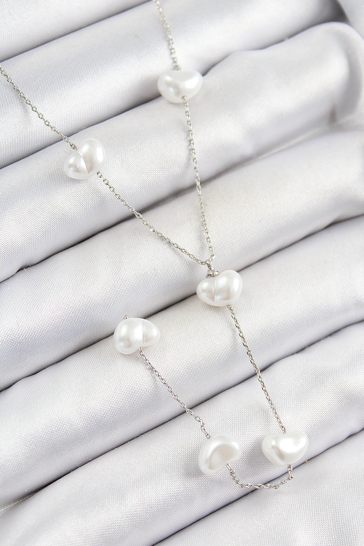 Pirinç İncili Kalp Figürlü Y Model Gümüş Renk Kadın Kolye