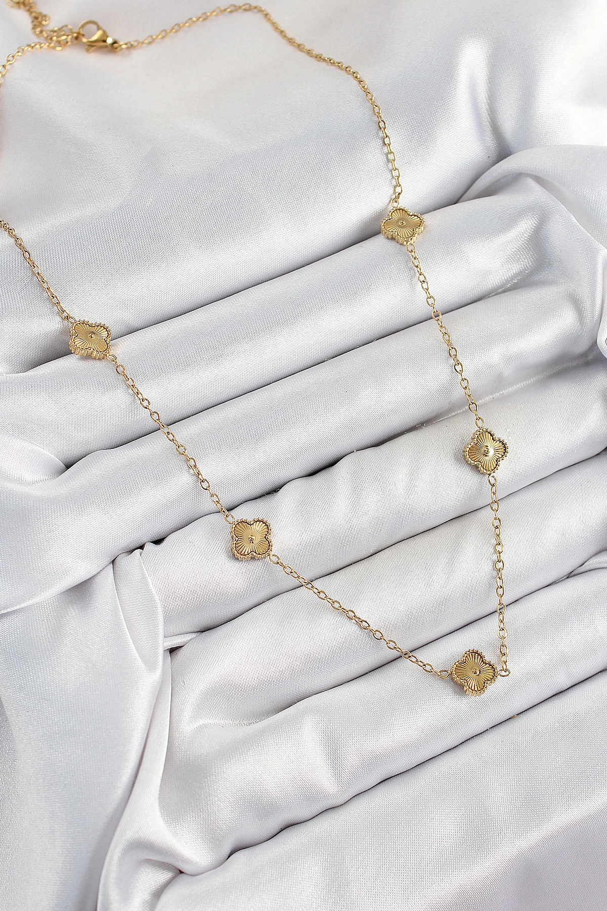 316L Çelik Yonca Model Gold Renk Kadın Kolye