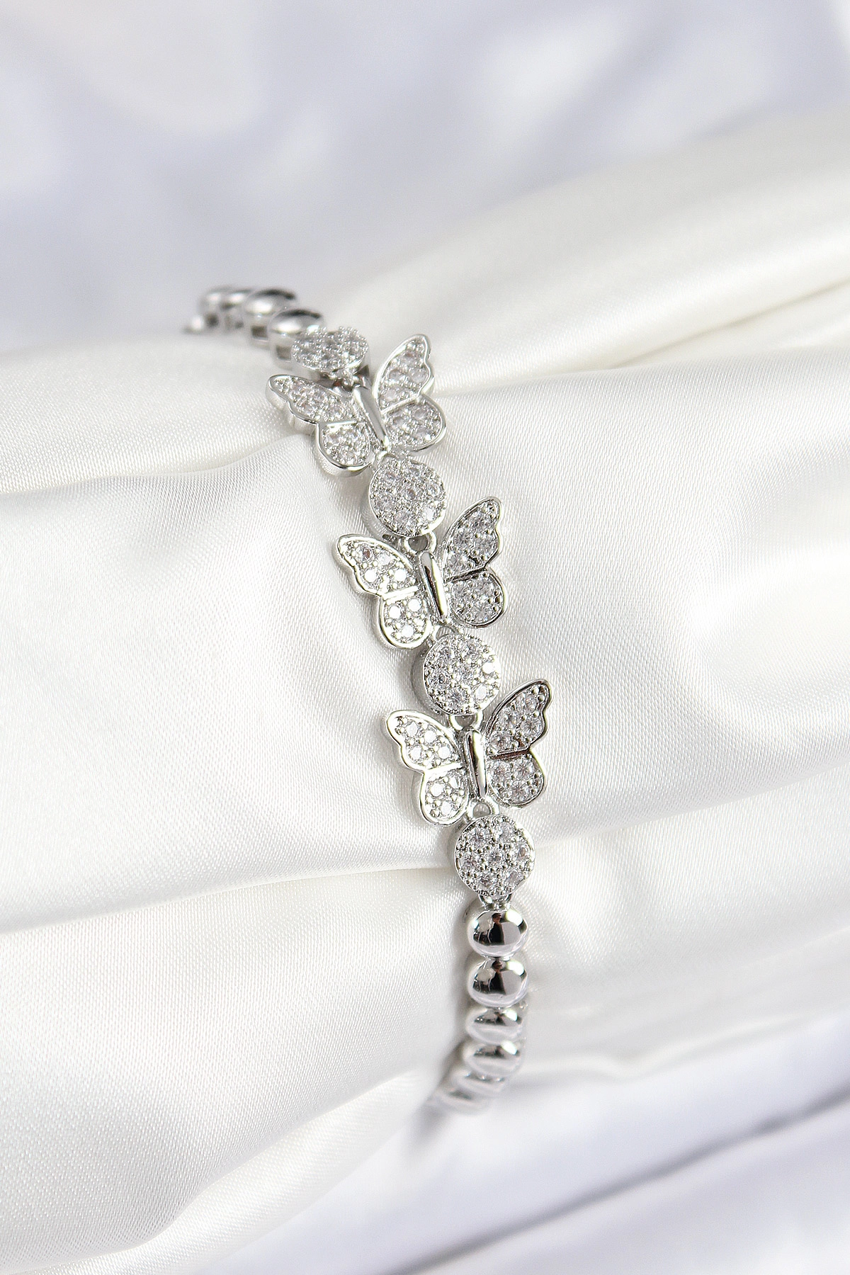 Pirinç Zirkon Taşlı Kelebek Model Gümüş Renk Kadın Bileklik