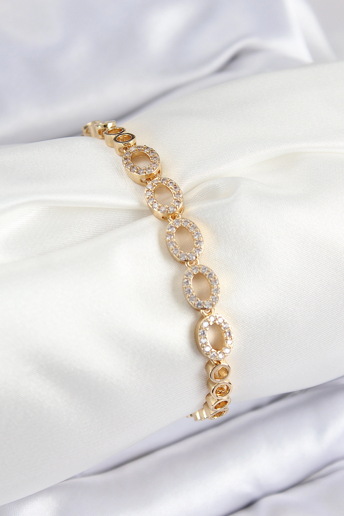 Pirinç Zirkon Taşlı Oval Model Gold Renk Kadın Bileklik