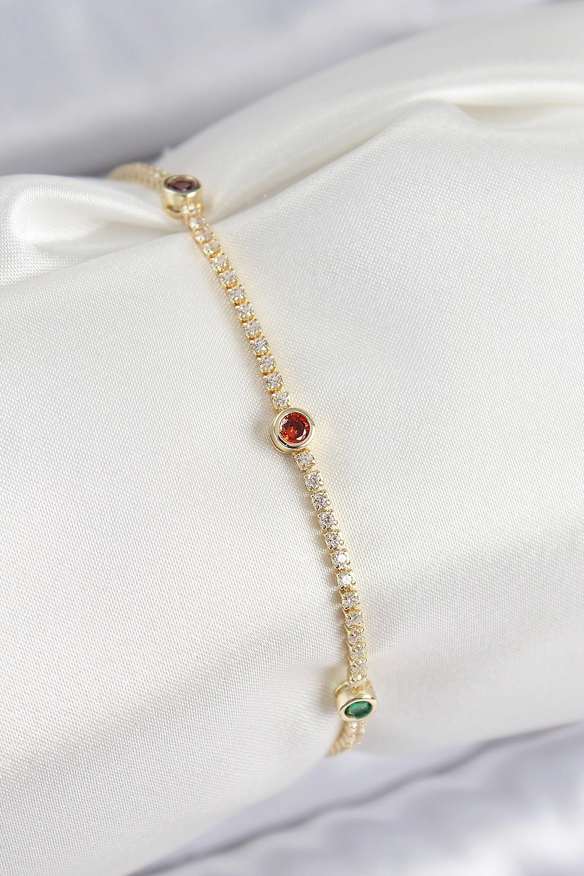 Pirinç Zirkon Taşlı Asorti Model Gold Renk Kadın Bilekilk