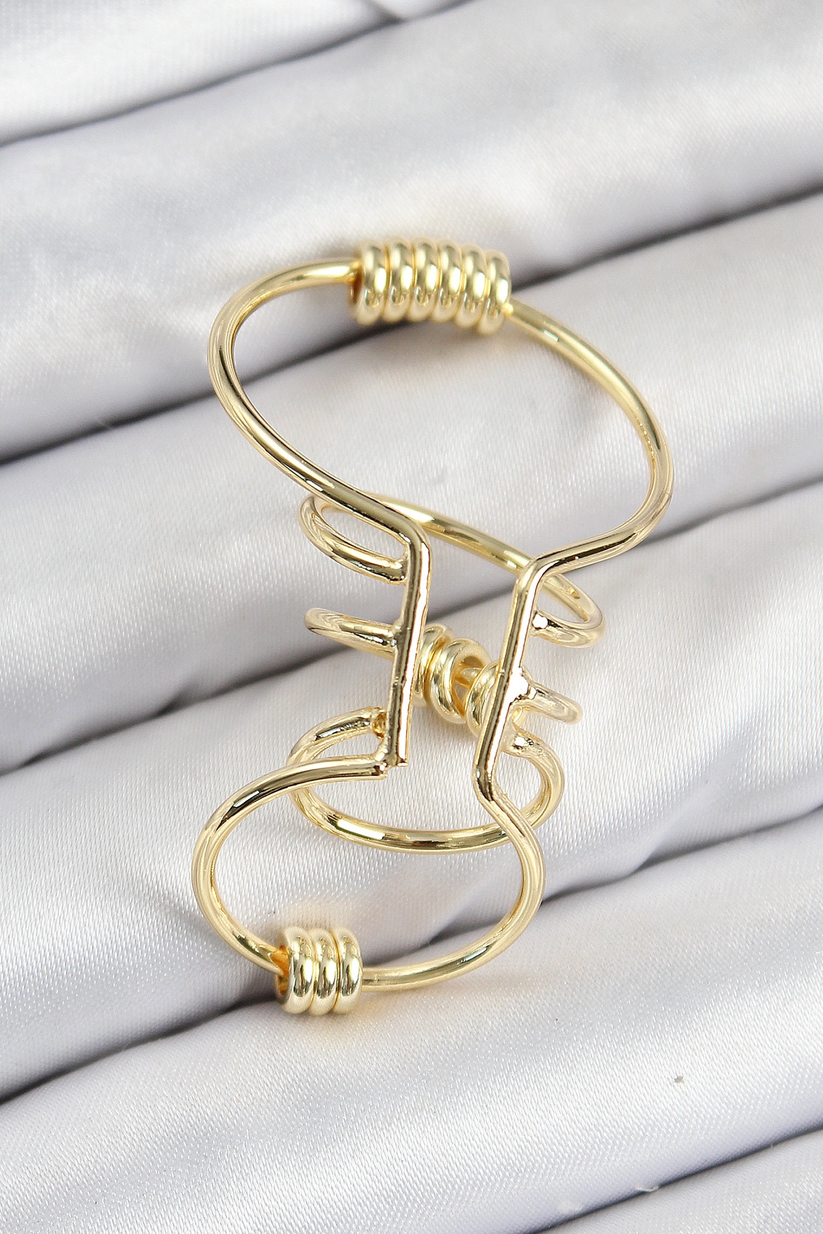 Pirinç Halkalı Model Gold Renk Kıkırdak Küpe