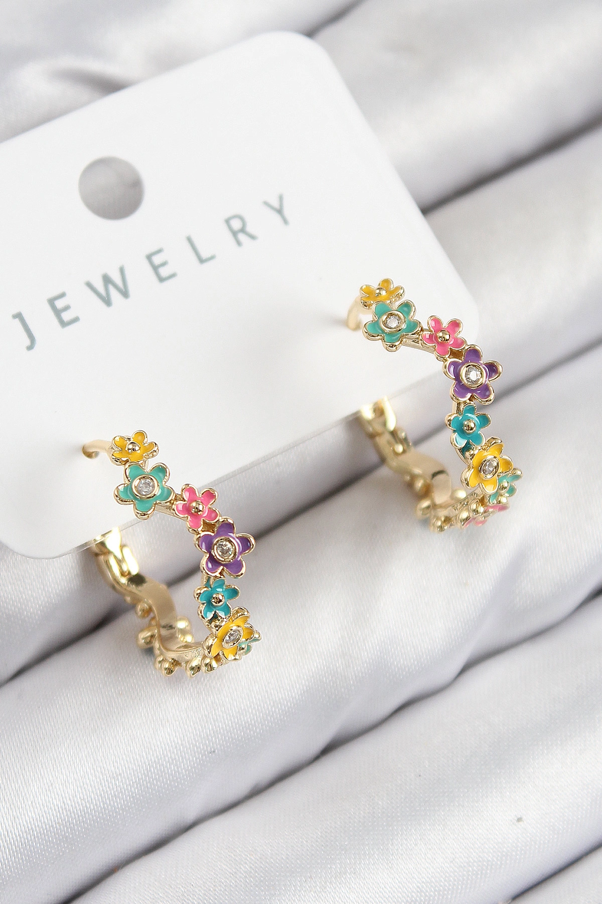 Pirinç Renkli Papatya Model Gold Renk Kadın Küpe