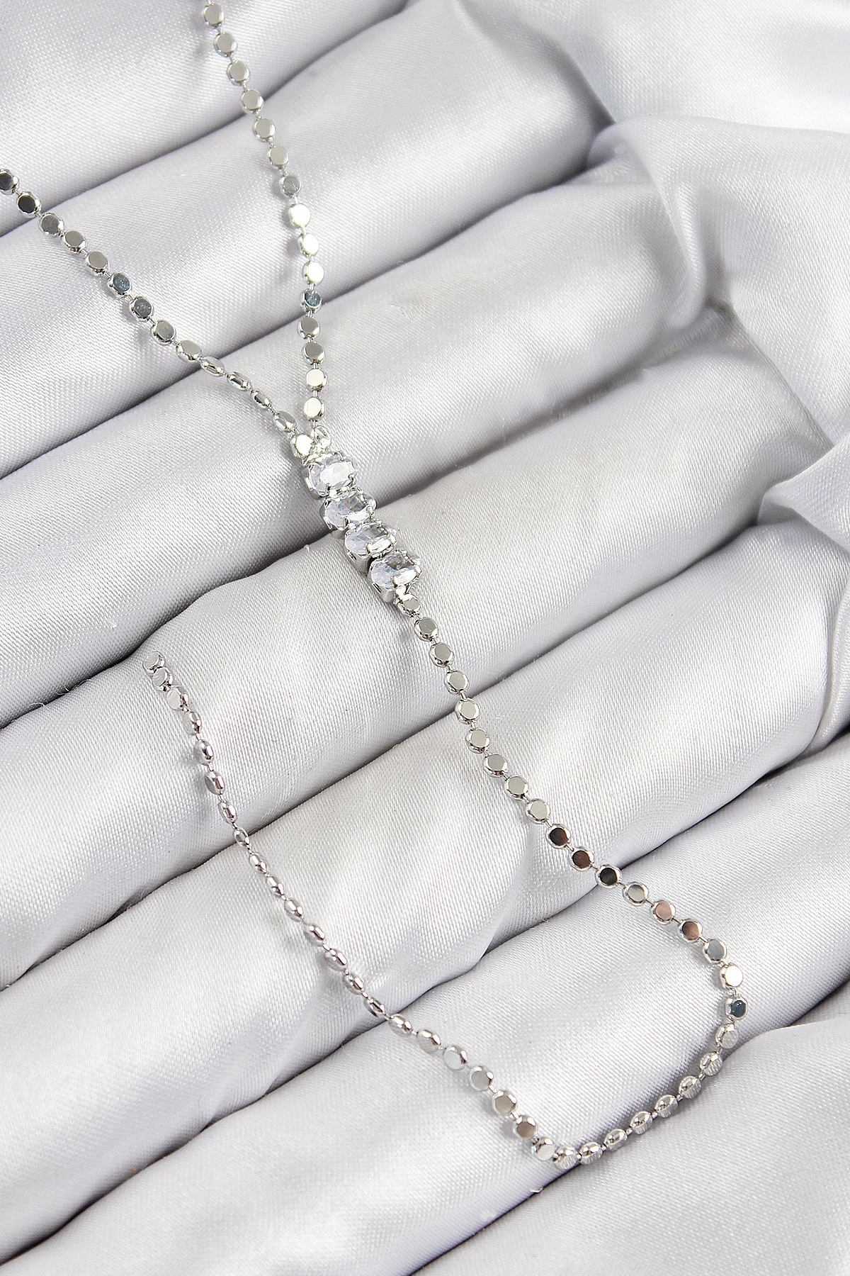 Pirinç Zirkon Taşlı Ezme Zincirli Model Gümüş Renk Y Kolye