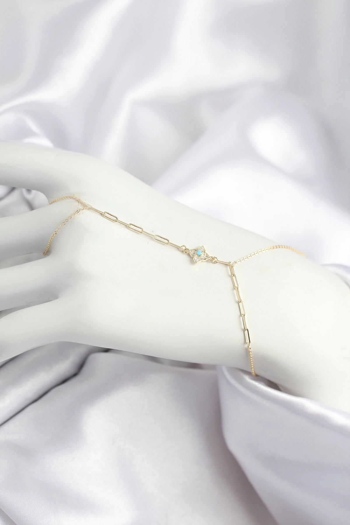 Pirinç Zirkon Taşlı Mavi Boncuklu Yonca Model Gold Renk Şahmeran