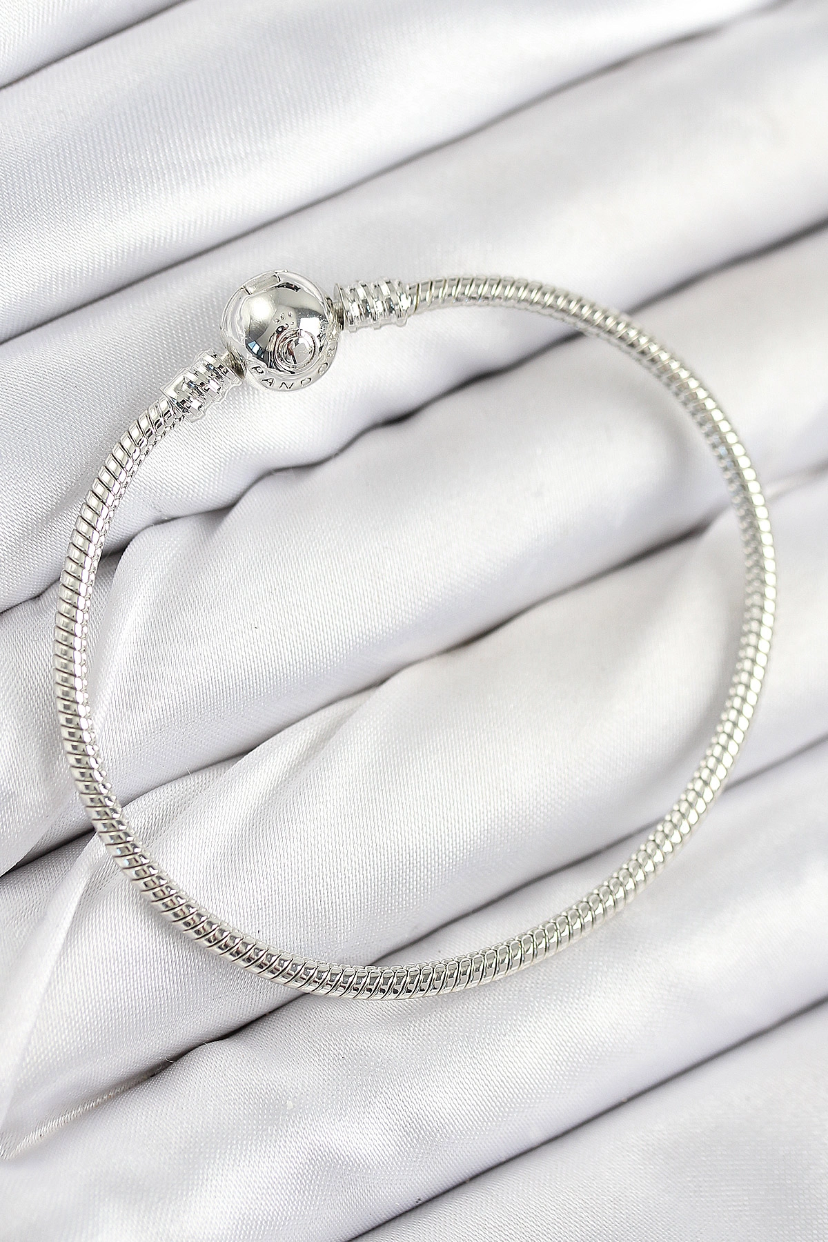 Pirinç Charm Topcuk Model Gümüş Renk Kadın Bileklik