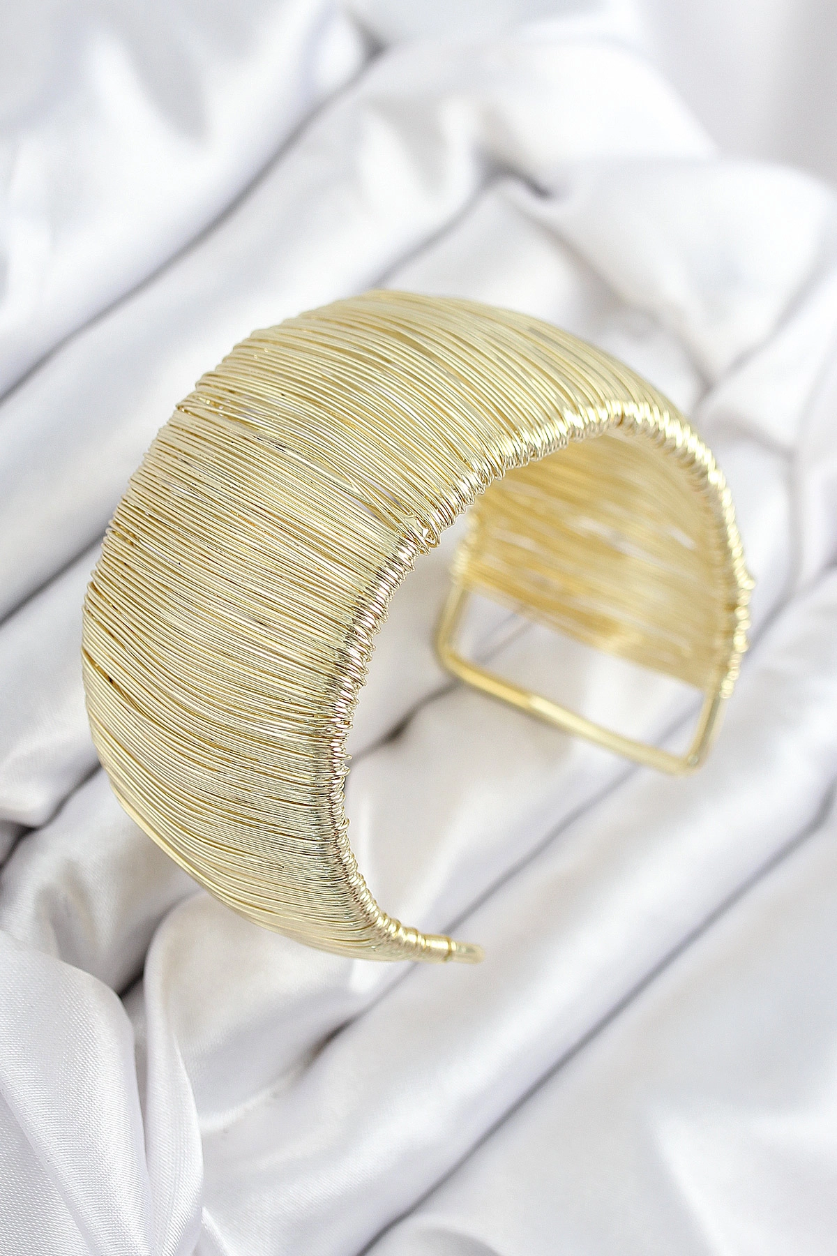 Pirinç Tel Sarma Model Gold Renk Kadın Bileklilk