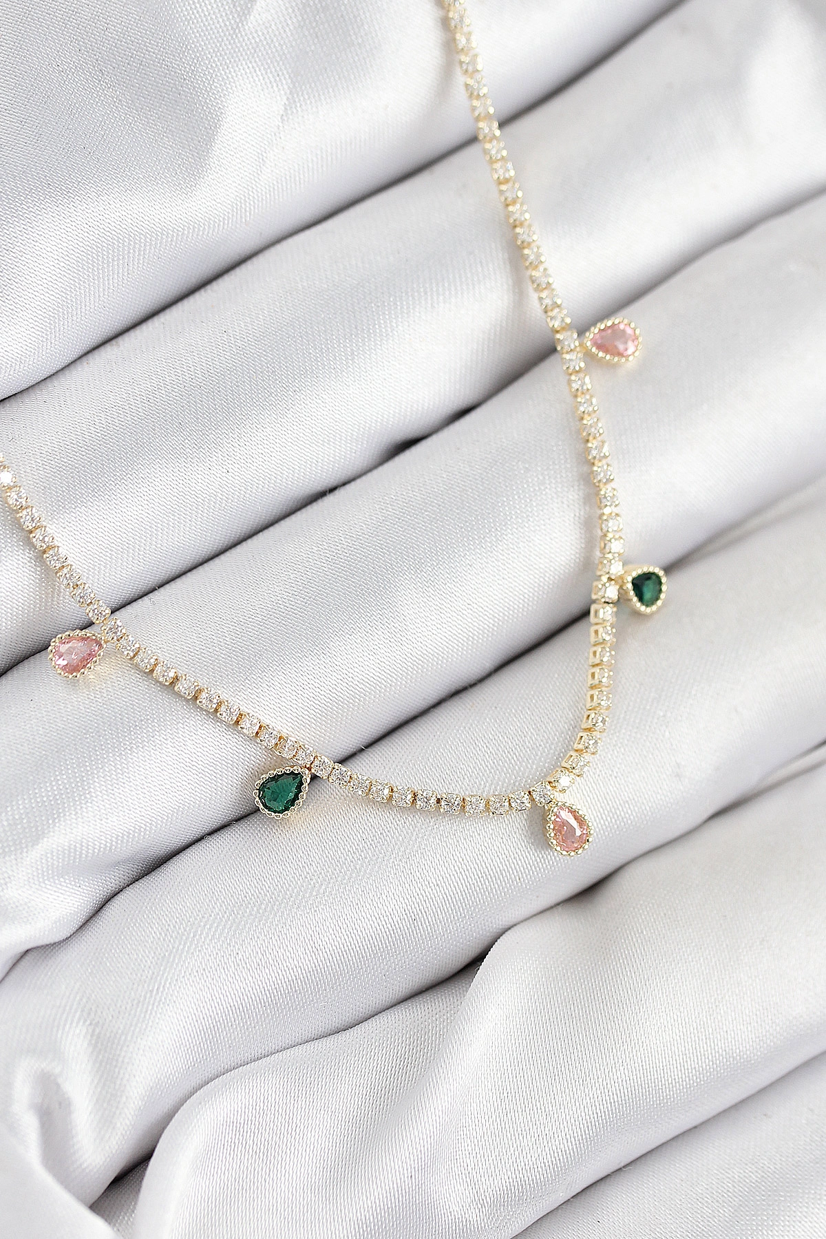 Pirinç Zirkon Taşlı Su Yolu Damla Model Gold Renk Kadın Kolye