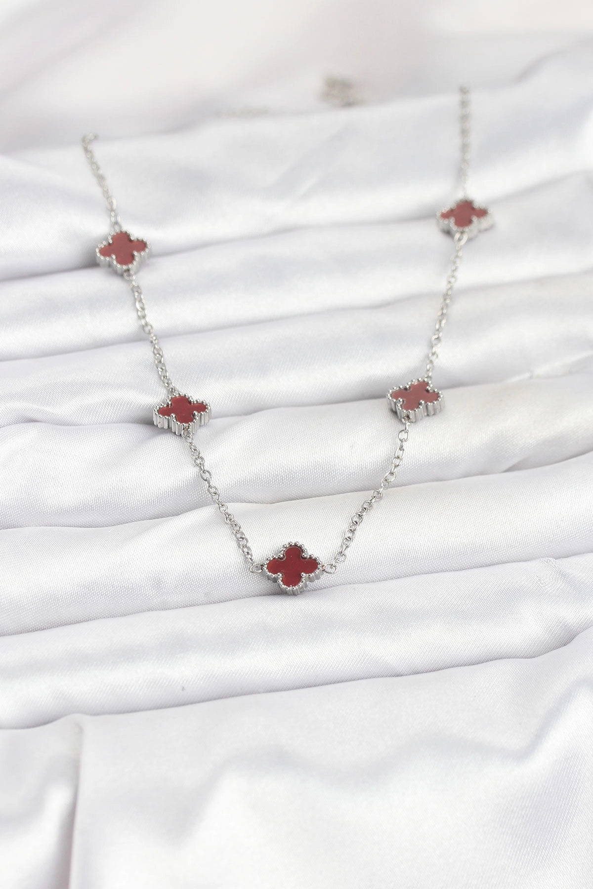 316L Çelik Zincir Gümüş Renk Bordo Baby Boy Yonca Kadın Kolye