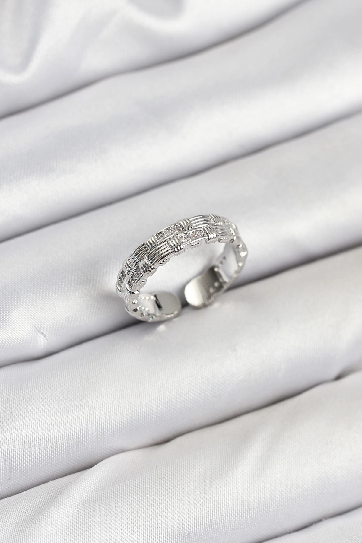 Pirinç Gümüş Renk Zirkon Taşlı Sırım Kadın Yüzük