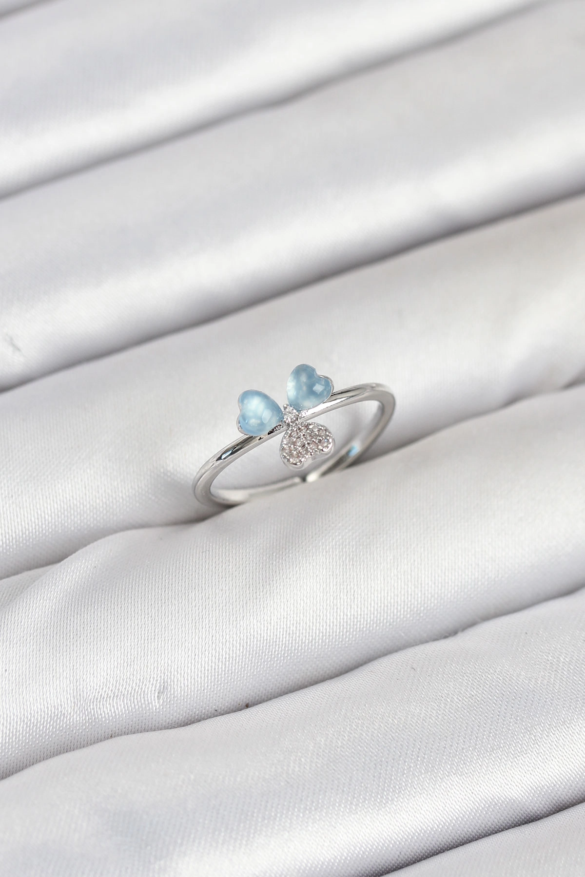 Pirinç Gümüş Renk Yonca Model Kadın Yüzük