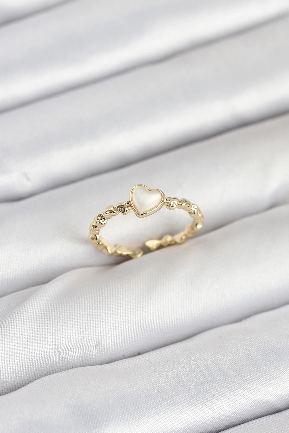 Pirinç Gold Renk Kalpli Model Kadın Yüzük