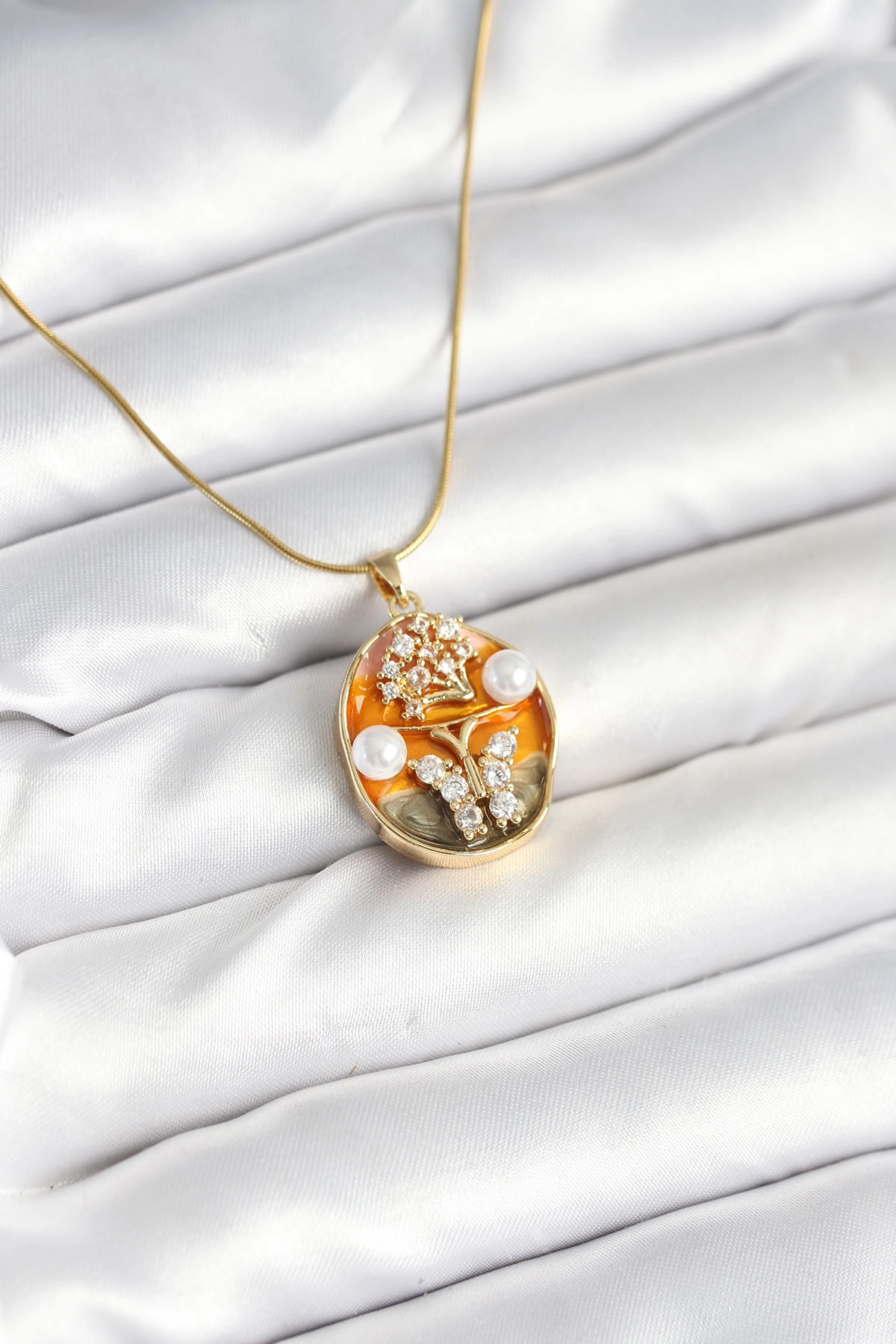 316L Çelik Zincir Kelebek Model Sanatsal Portre Kadın Kolye