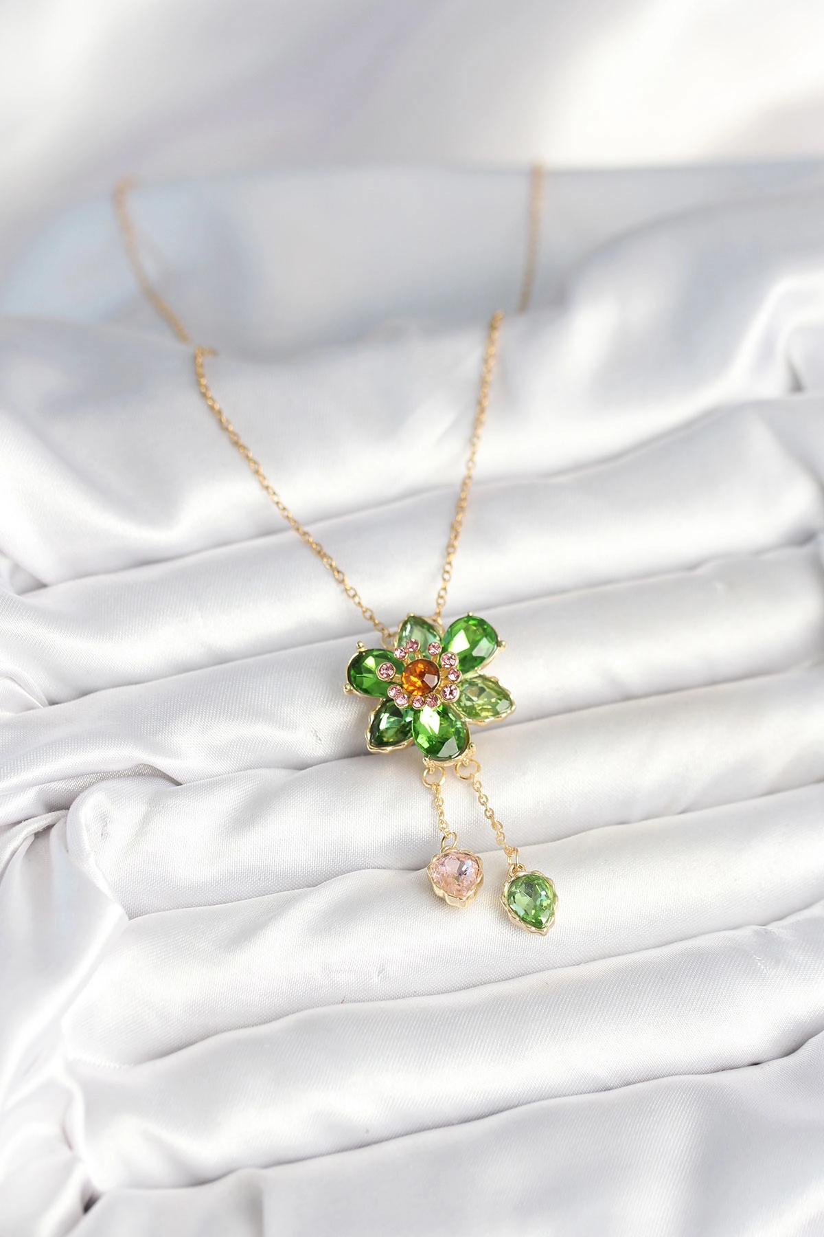 316L Çelik Zincir Gold Renk Çiçek Model Sallantılı Kadın Kolye