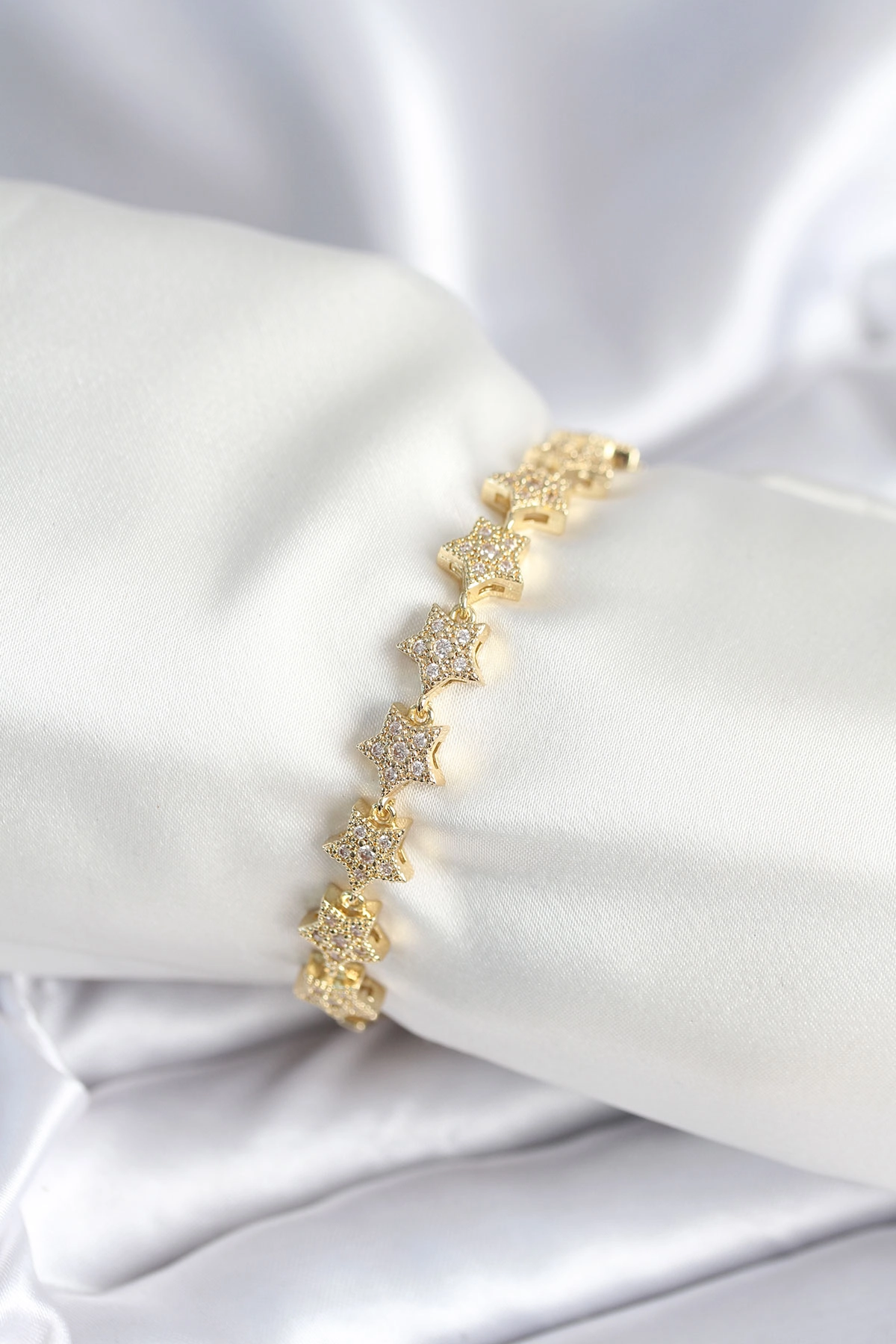 Pirinç Gold Renk Yıldız Model Kadın Bileklik