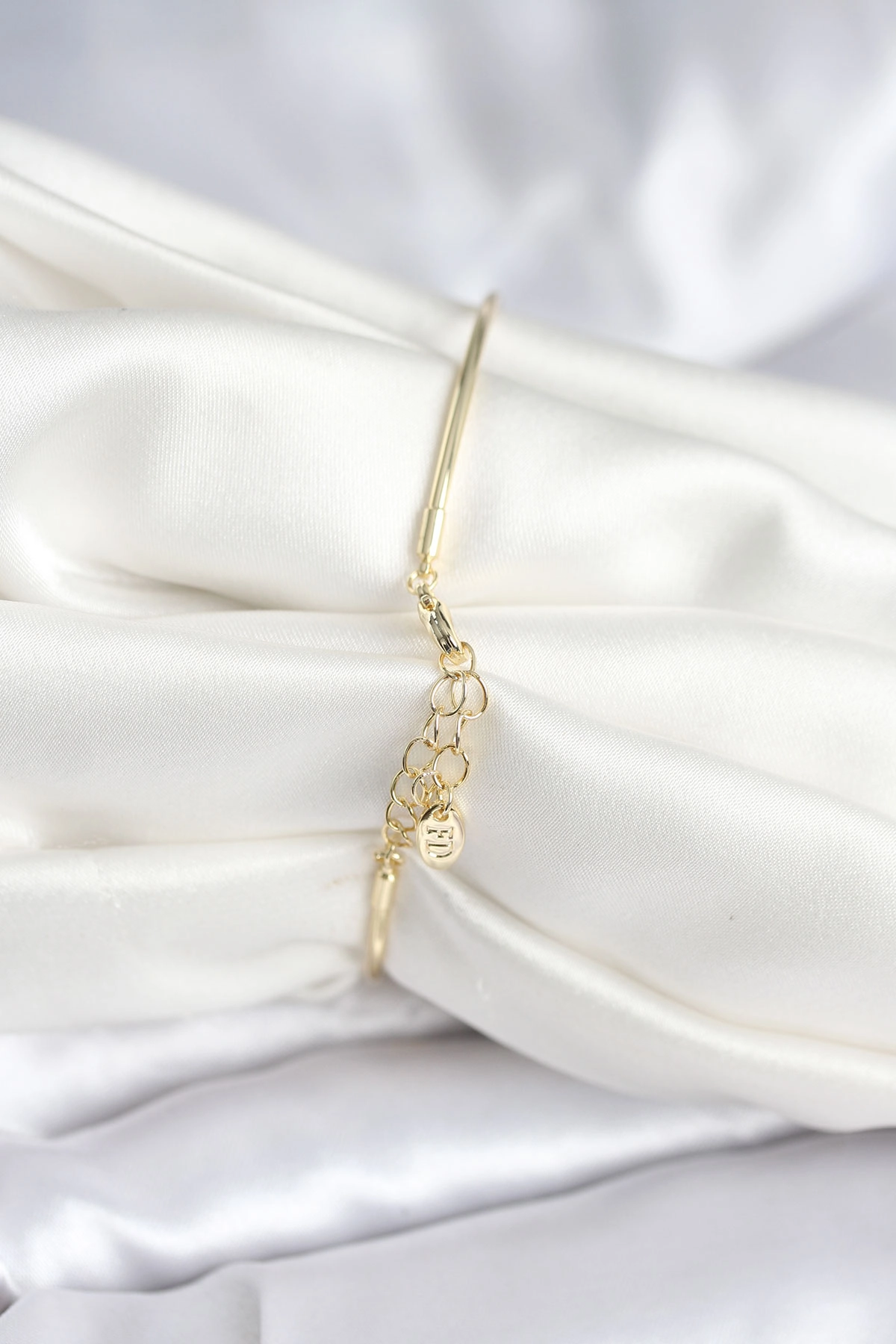 Beyaz Sedefli Yonca Model Gold Renk Kadın Bileklik