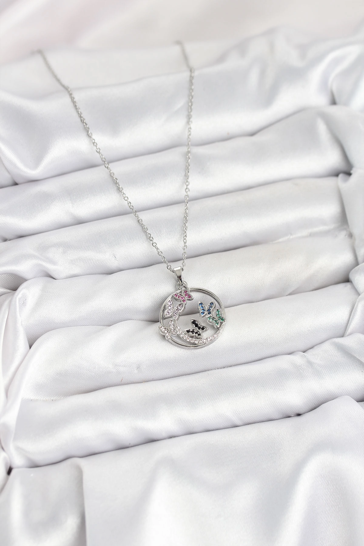 316L Çelik Zincir Gümüş Renk Zirkon Taşlı Kelebekli Kadın Kolye