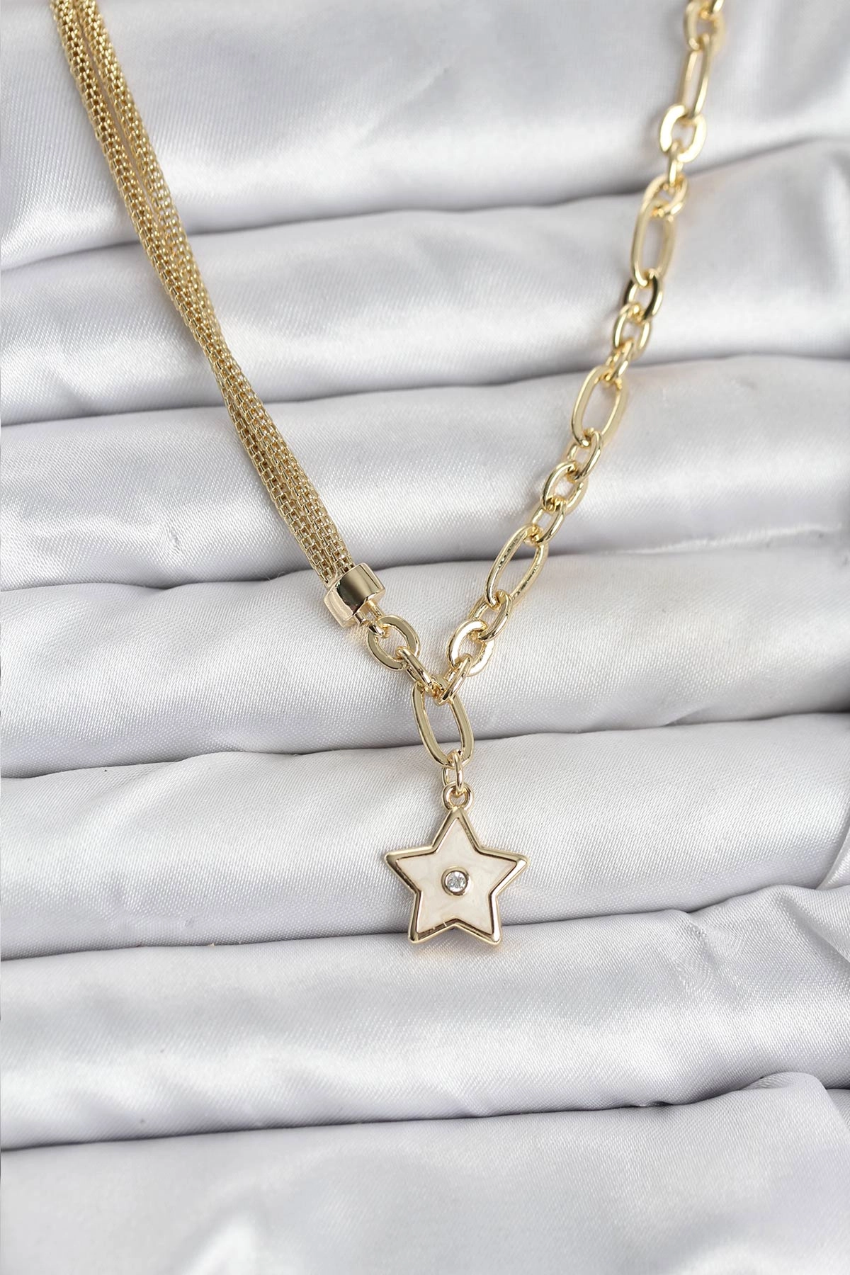 Gold Renk Pirinç Yıldız Model Kadın Kolye
