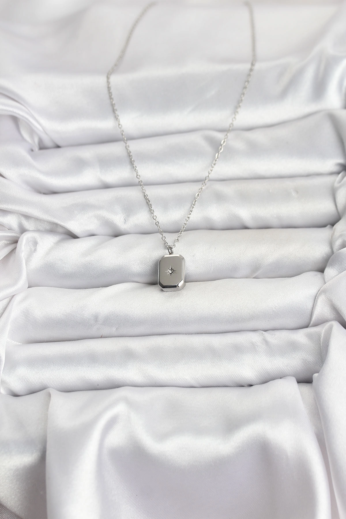 316L Çelik Zincir Gümüş Renk Minimal Kutup Yıldızı Model Kadın Kolye