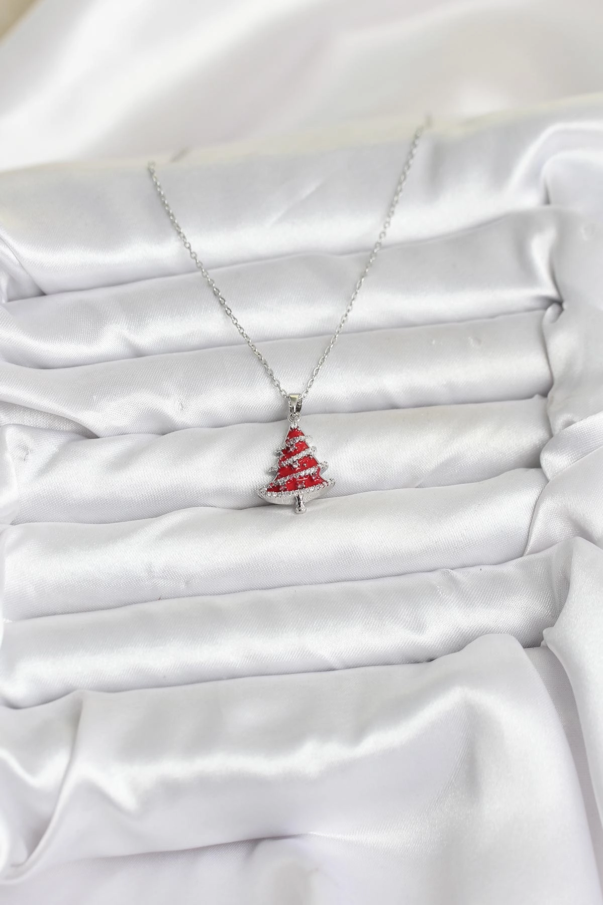 316L Çelik Zincir Gümüş Renk Kırmızı Çam Ağacı Model Yılbaşı Temalı Kadın Kolye