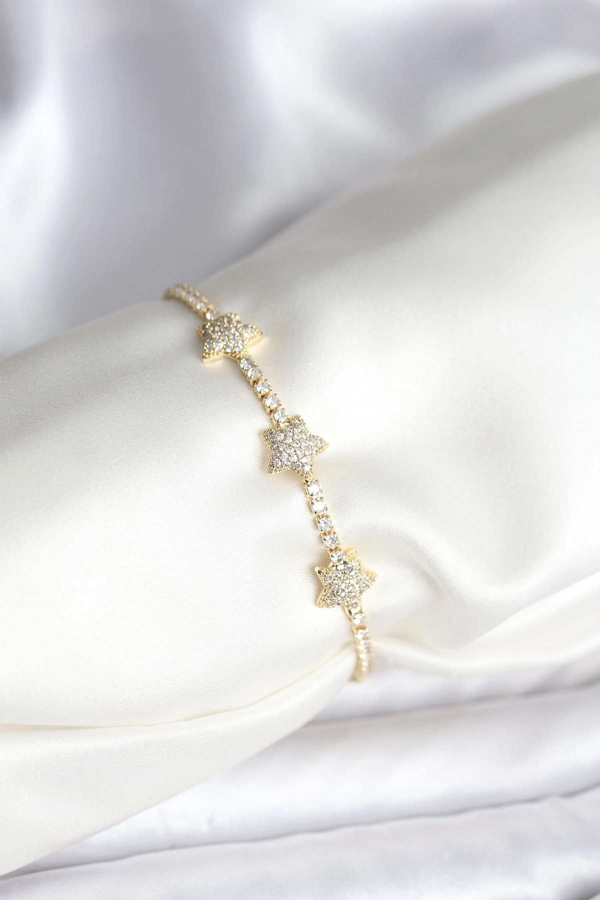 Yıldız Model Zirkon Taşlı Gold Renk Pirinç Su Yolu Kadın Bileklik