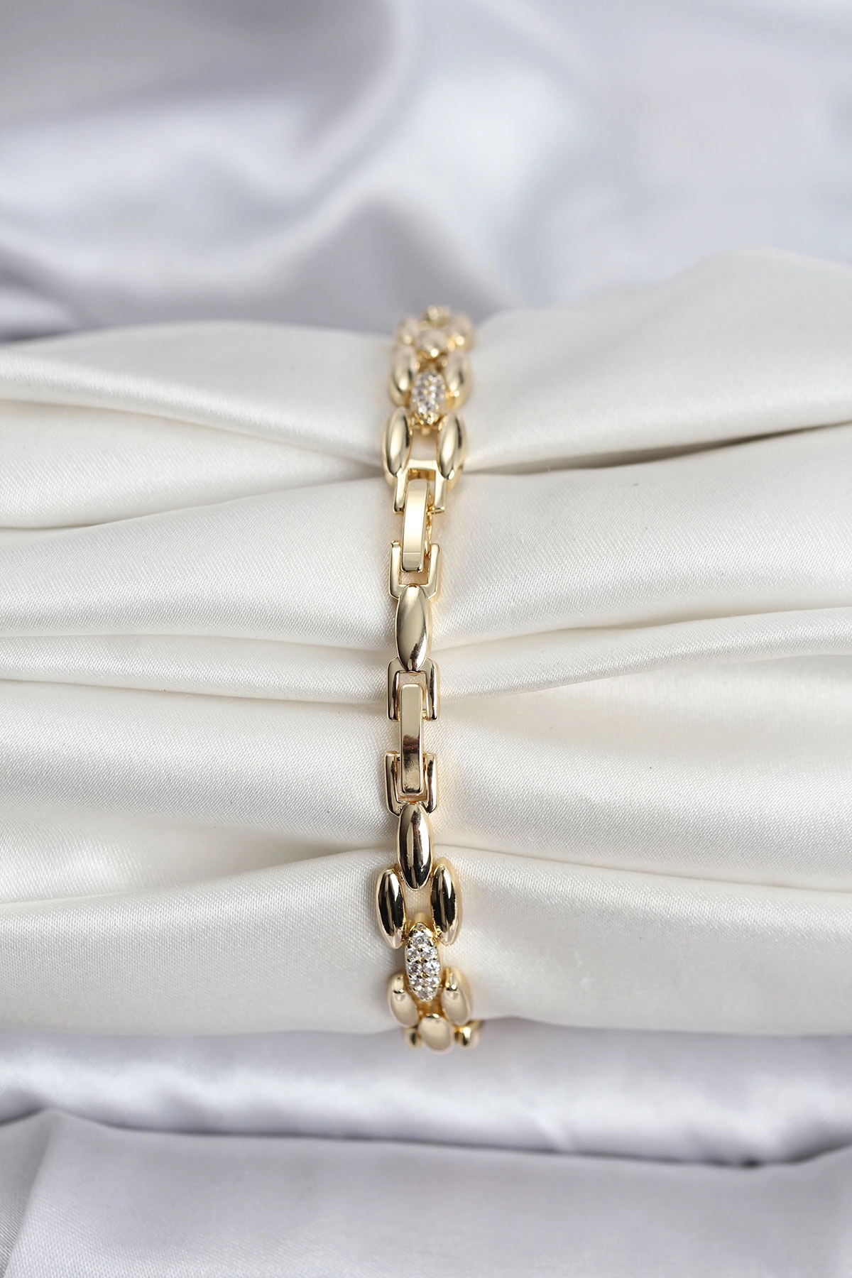 14K Gold Renk Kaplama Zirkon Taşlı Model CM Kadın Bileklik