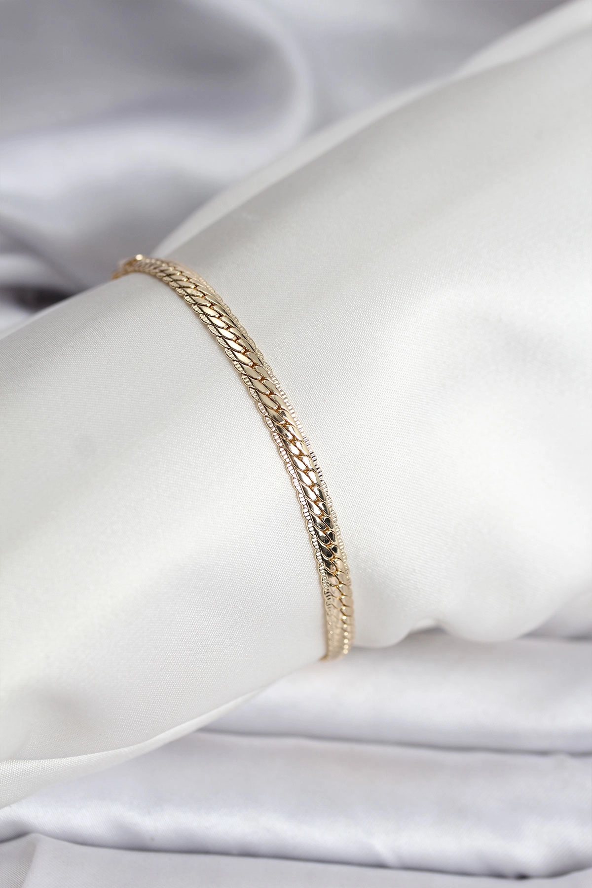 14K Gold Renk Kaplama Lazer Ezme Zincir Model CM Kadın Bileklik