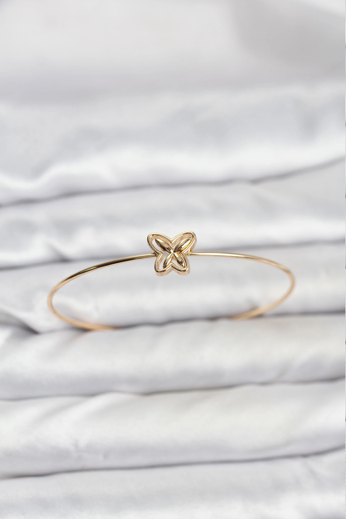 Kelebek Model Gold Renk Bileklik