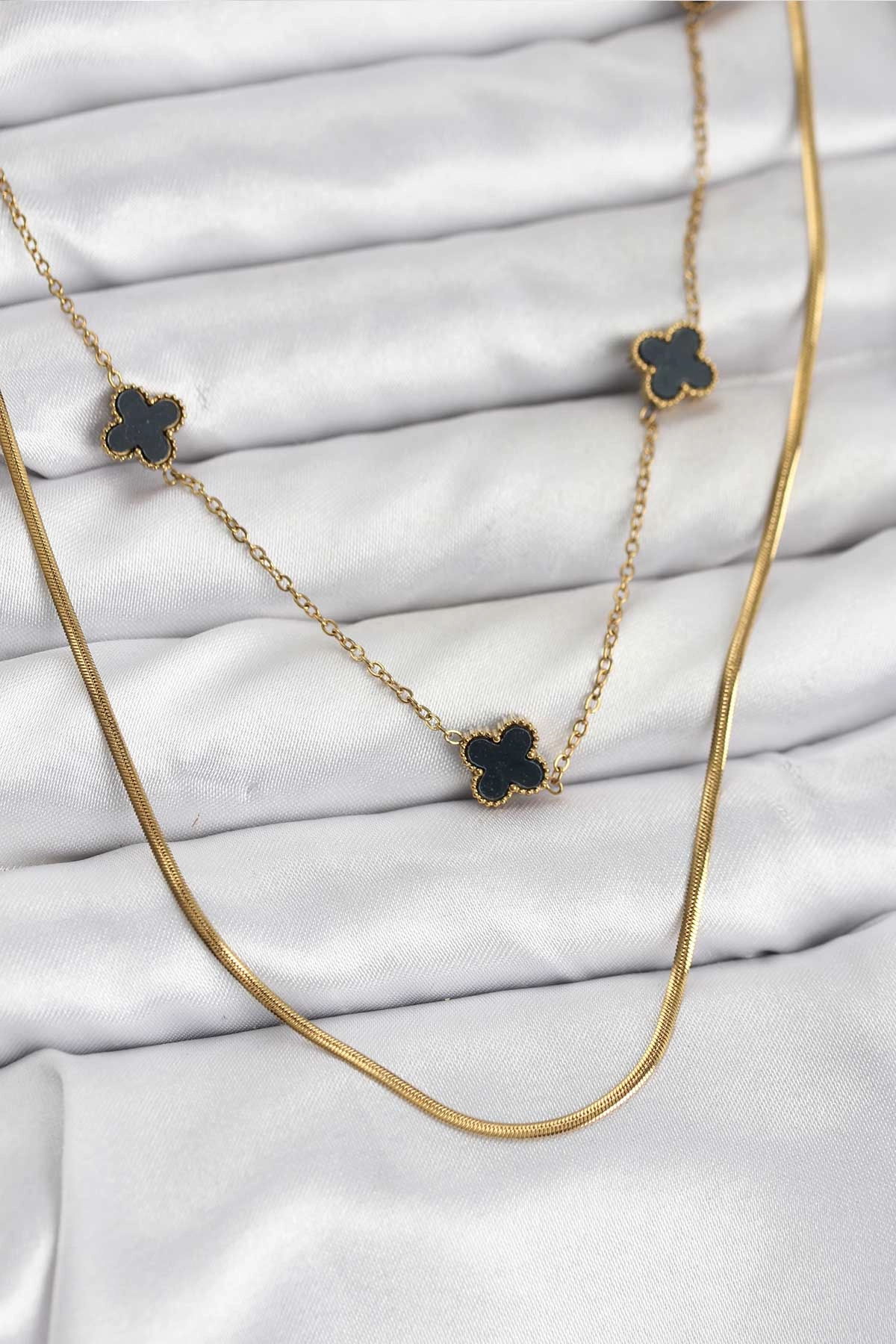 316L Çelik Zincir Gold Renk İtalyan Zincirli Siyah Yonca Model Kadın Kolye