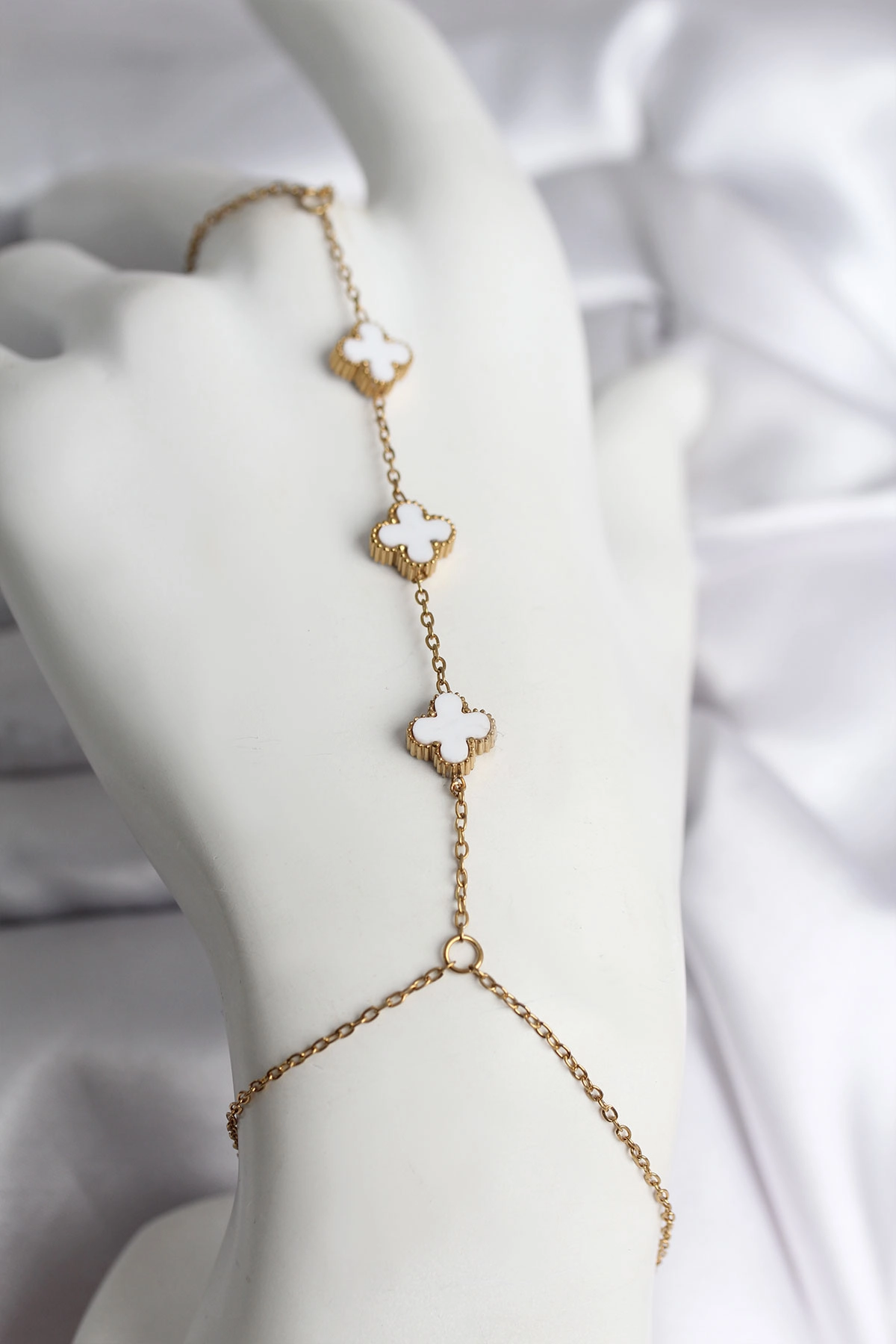 316L Çelik Gold Renk Beyaz Yonca Model Kadın Şahmeran