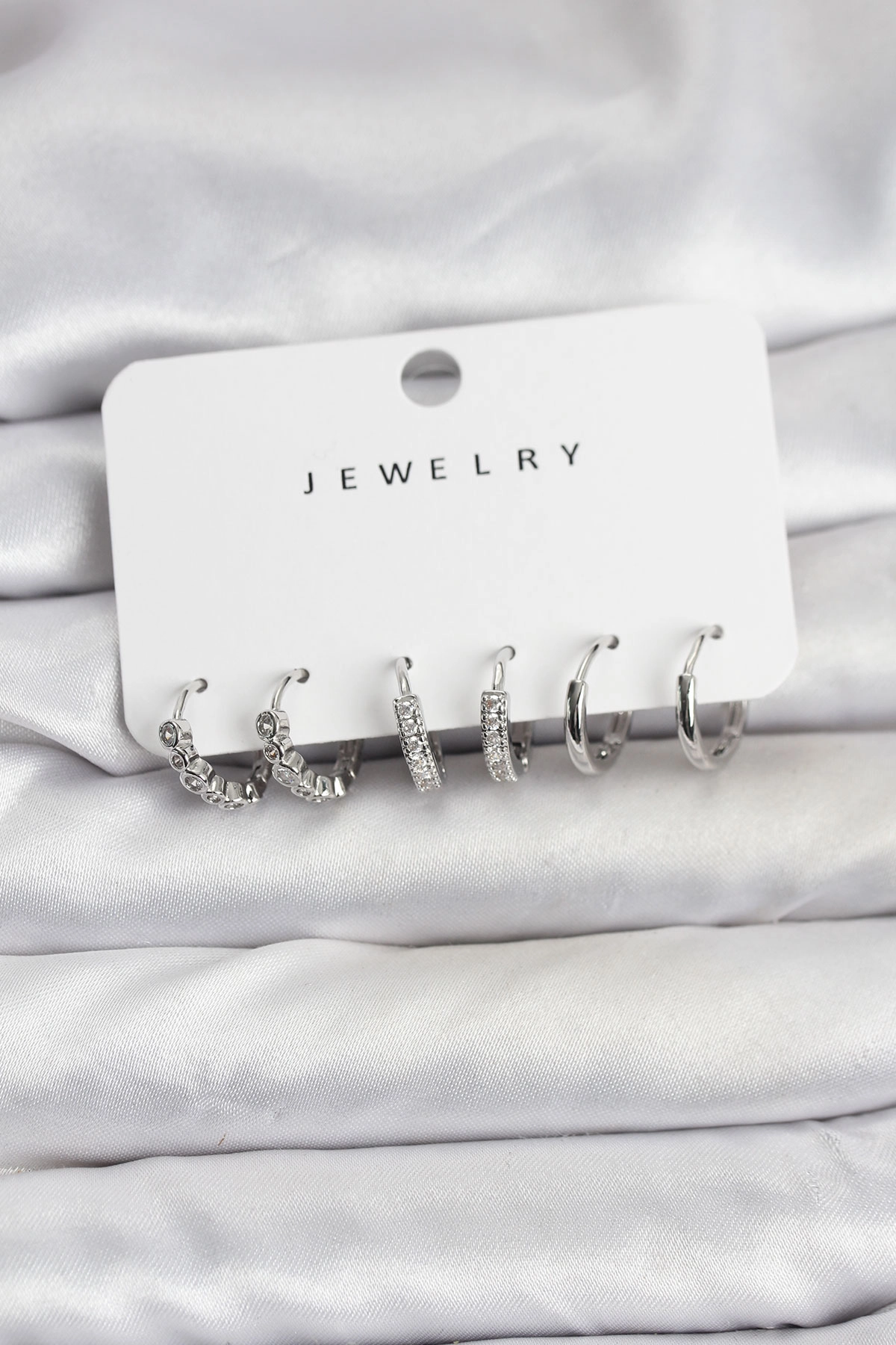 Gümüş Renk Pirinç Zirkon Taşlı Kadın Küpe Seti