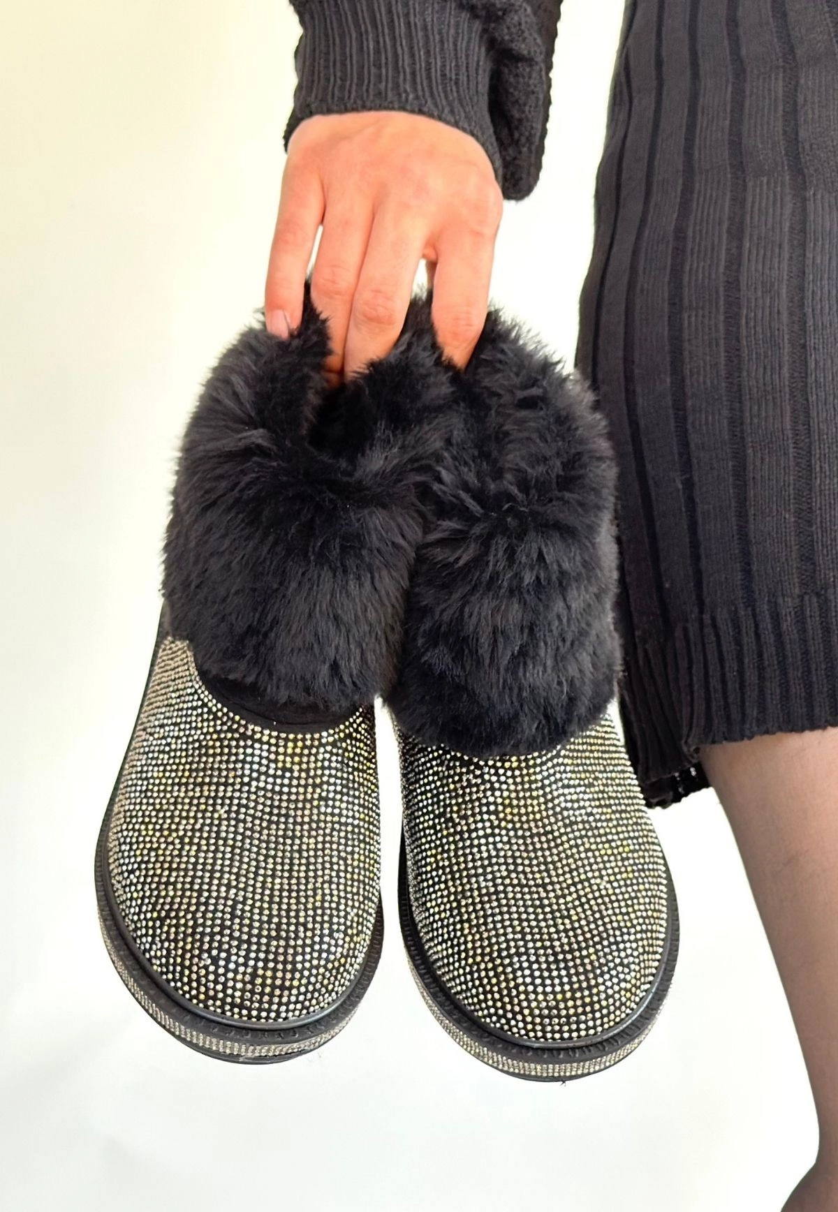 Linka Siyah Süet Gümüş Boncuk İşlemeli Bot