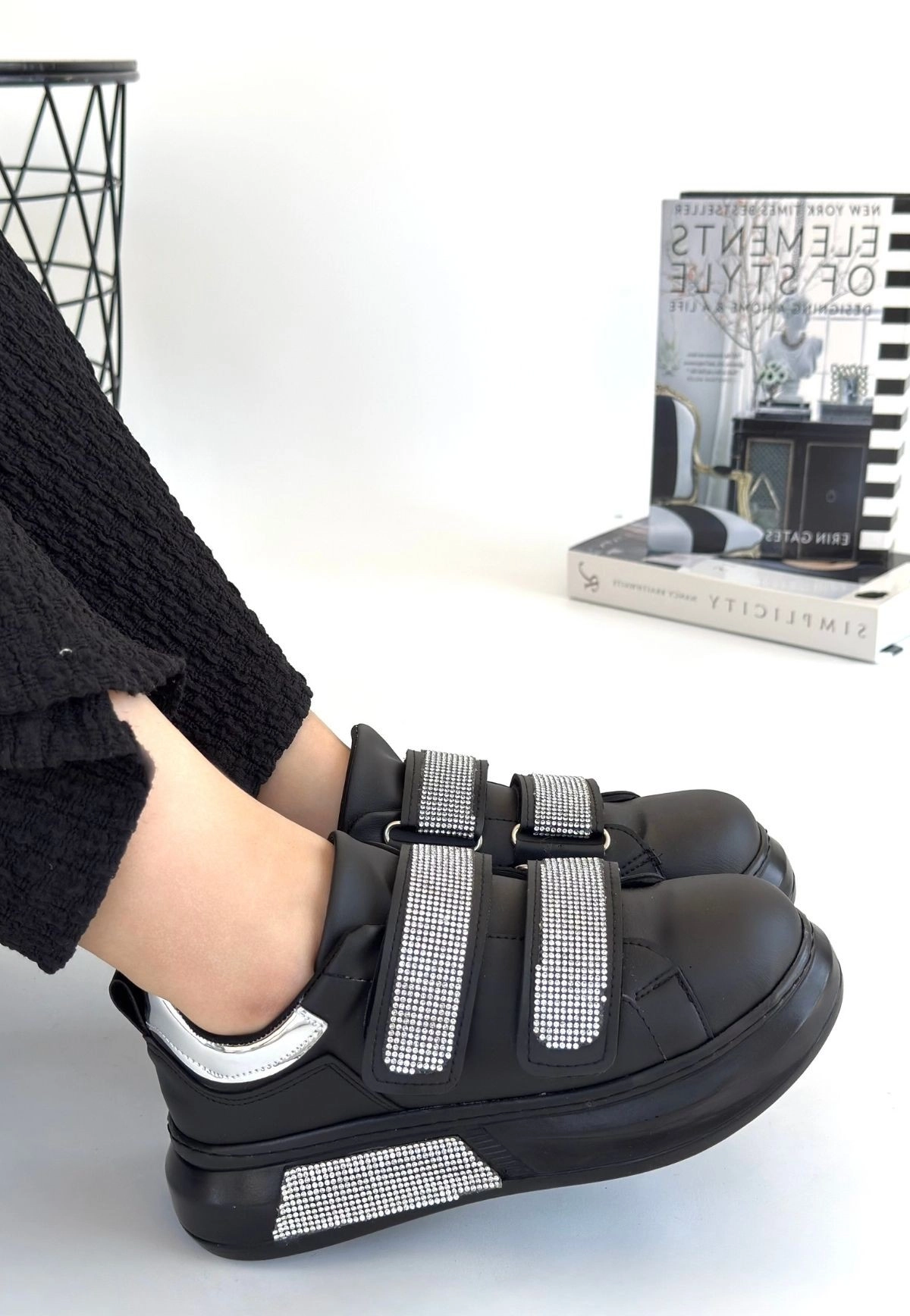 Nino Siyah Cilt Cırt Cırtlı Spor Ayakkabı