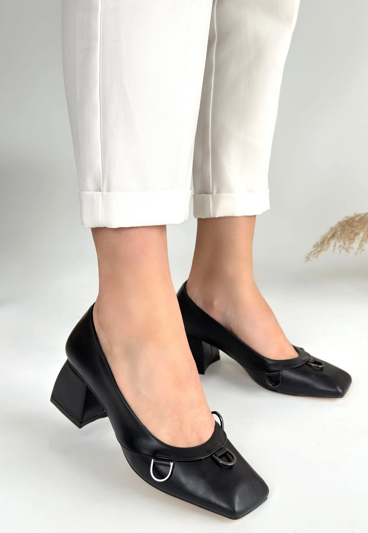 Cande Siyah Cilt Topuklu Ayakkabı