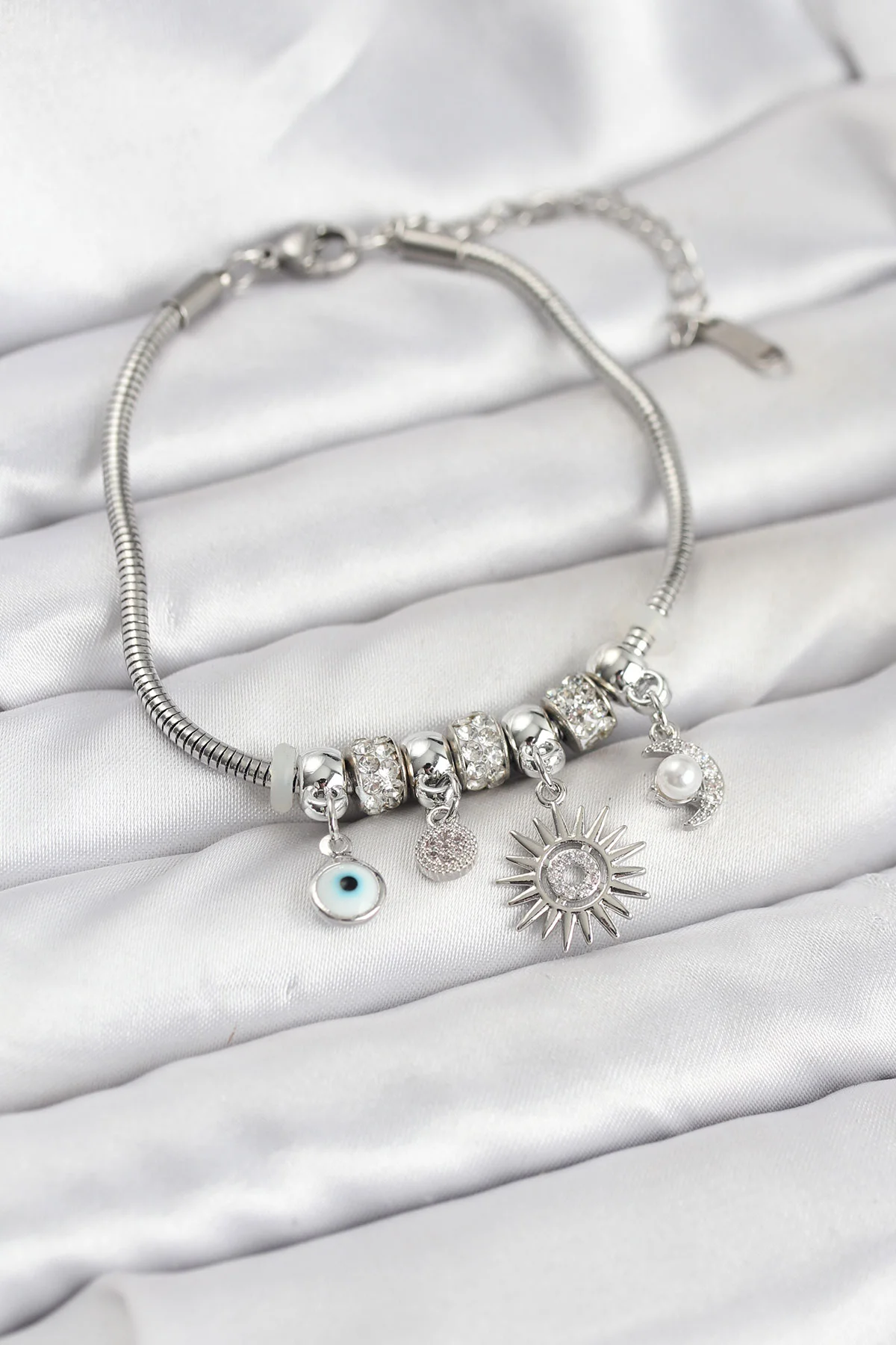 Pirinç Gümüş Renk Güneş Charmlı Kadın Bileklik